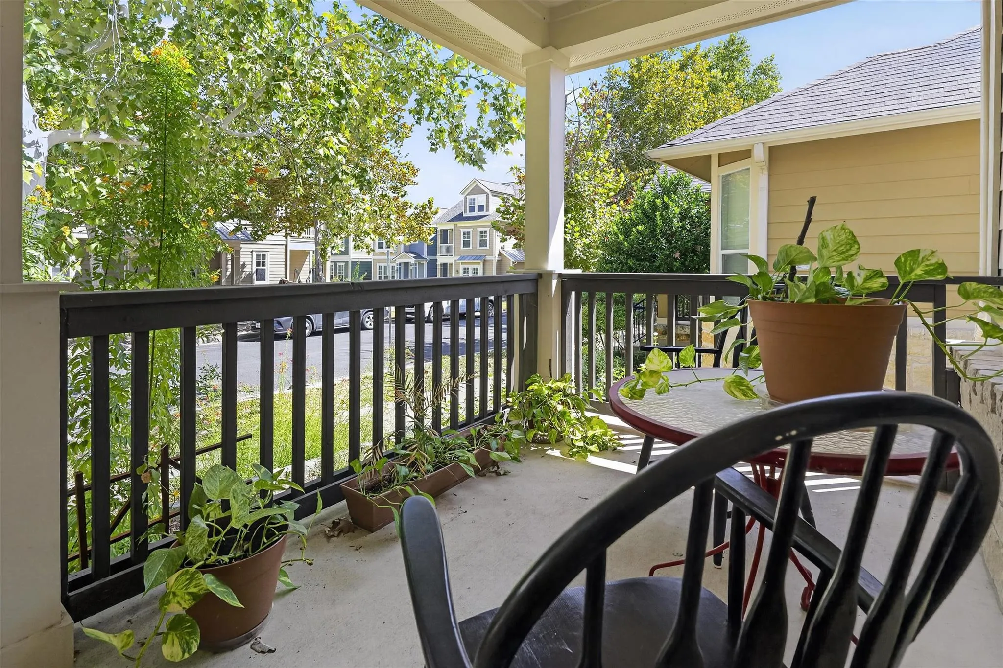 Photo 2 of 3820 HERMALINDA ST