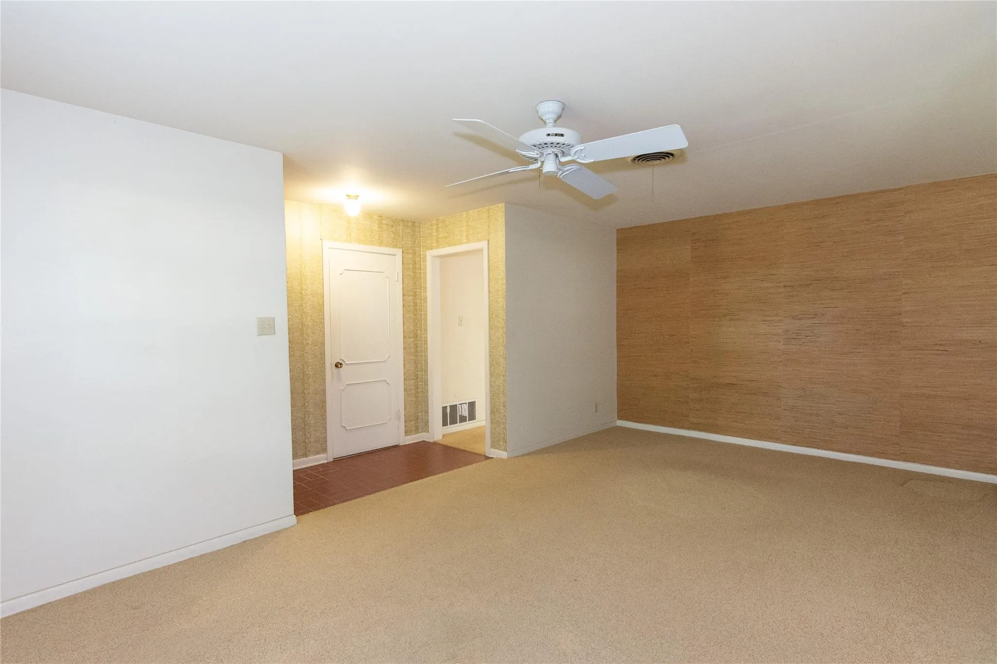Photo 4 of 3109 PINECREST DR