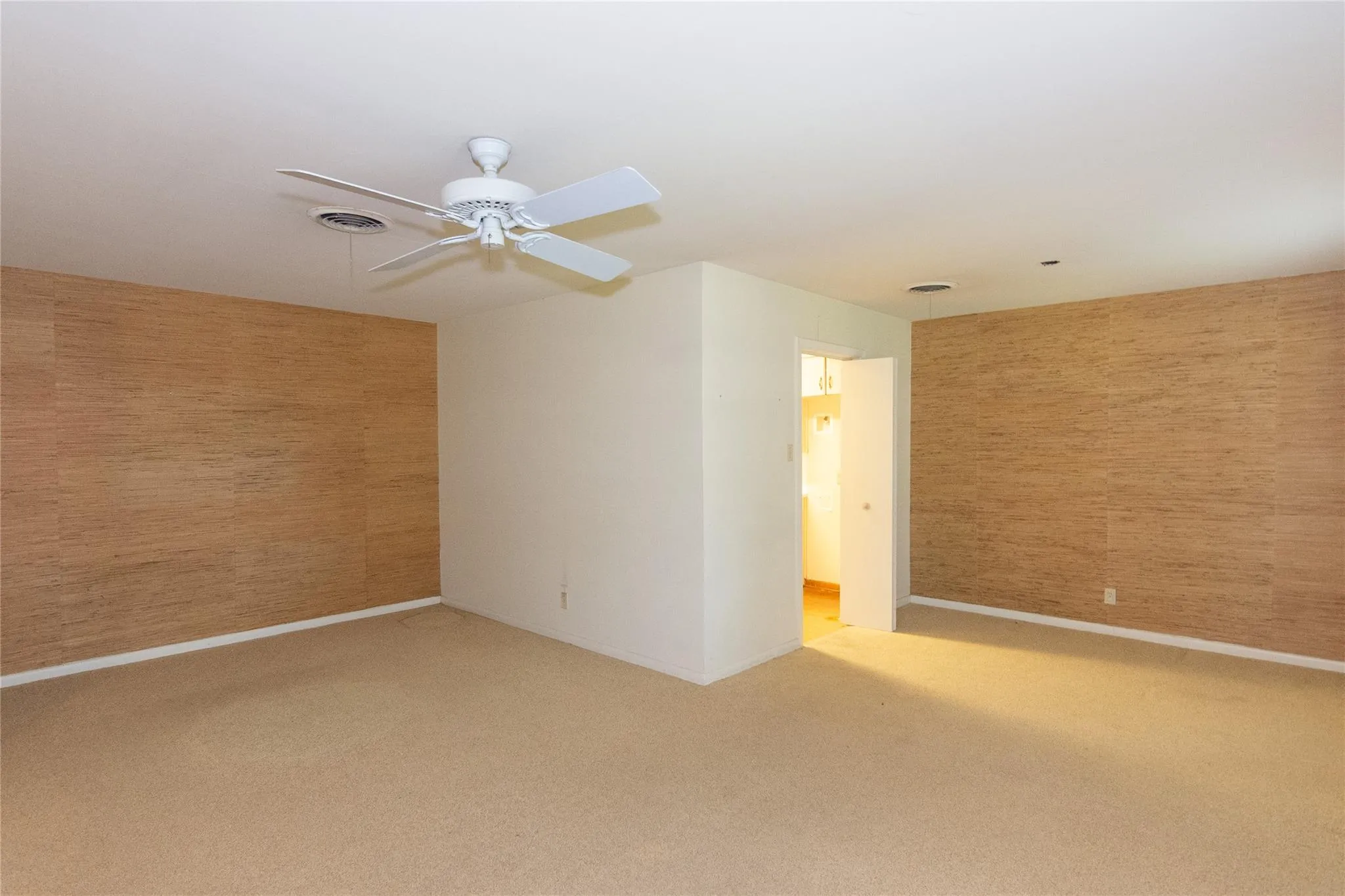 Photo 5 of 3109 PINECREST DR