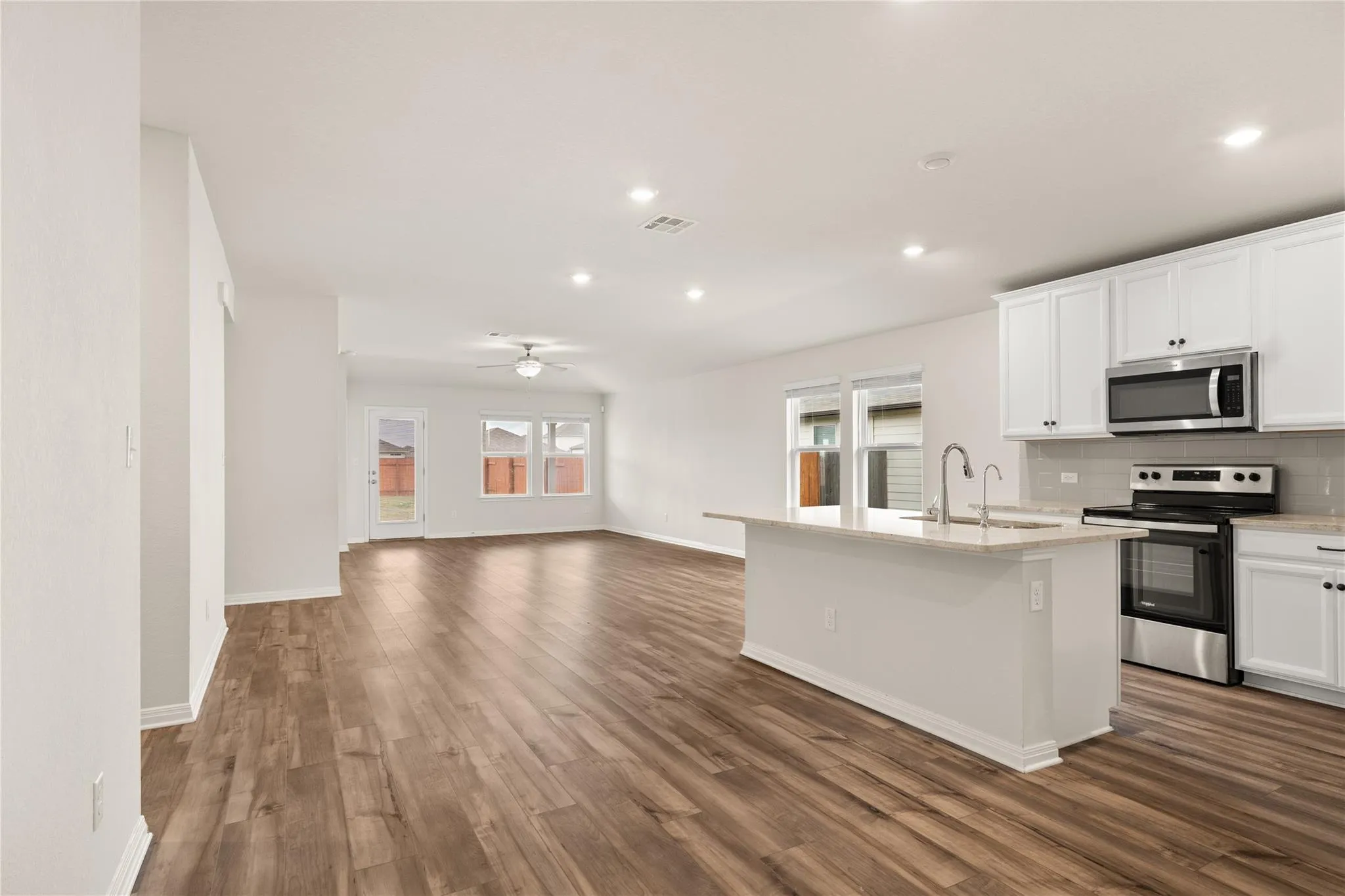 Photo 3 of 105 SAVIANO RD