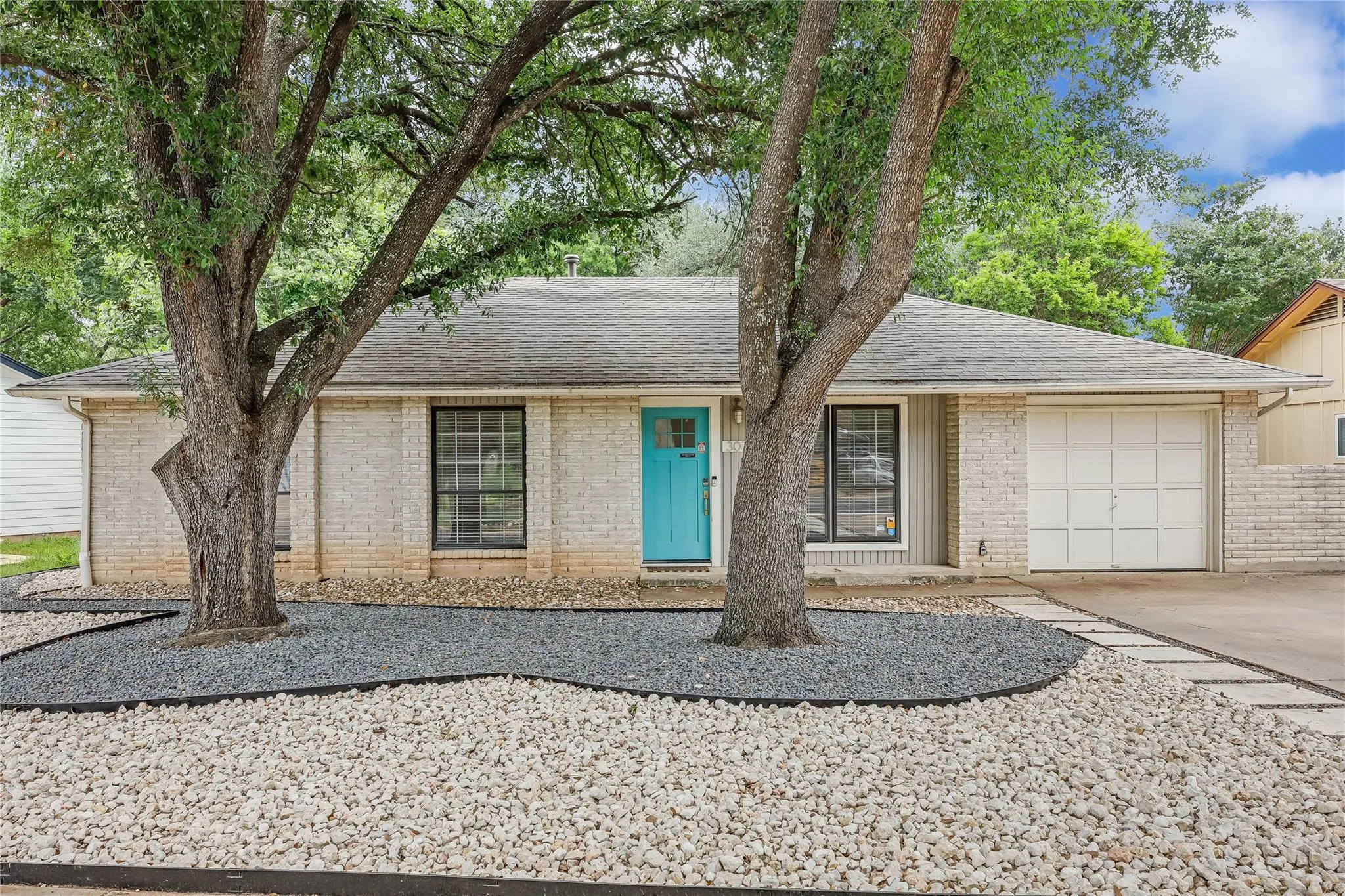 Photo of 307 THISTLEWOOD DR, Austin, TX, 78745