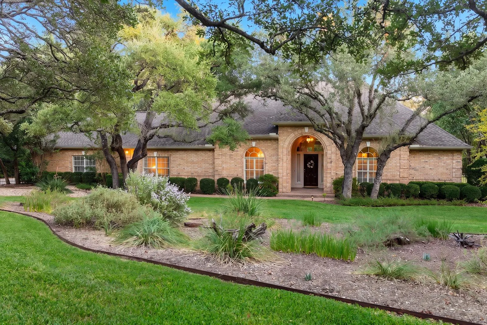 Photo of 8807 SMOKETREE CV, Austin, TX, 78735