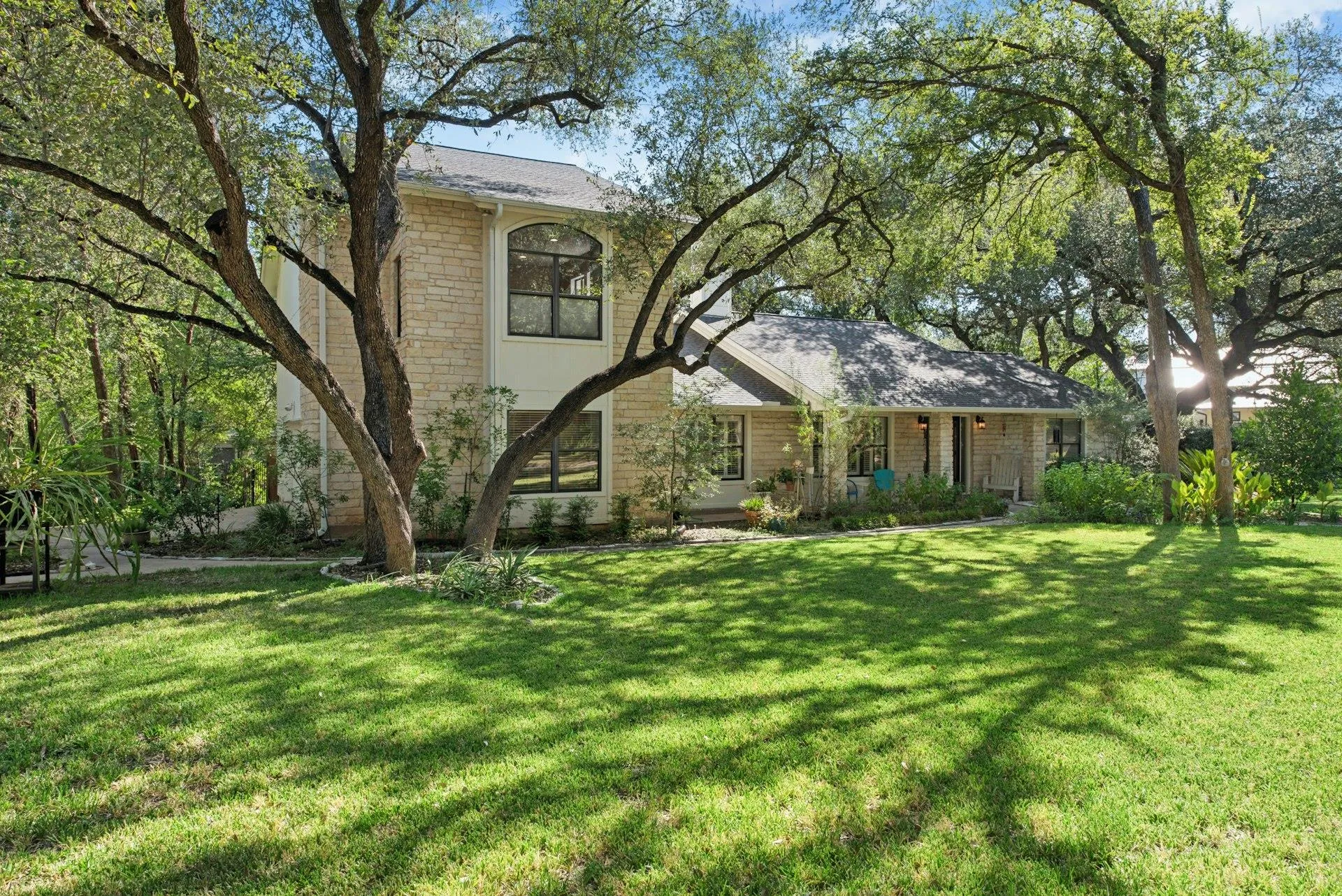 Photo 4 of 6604 LIVEOAK DR