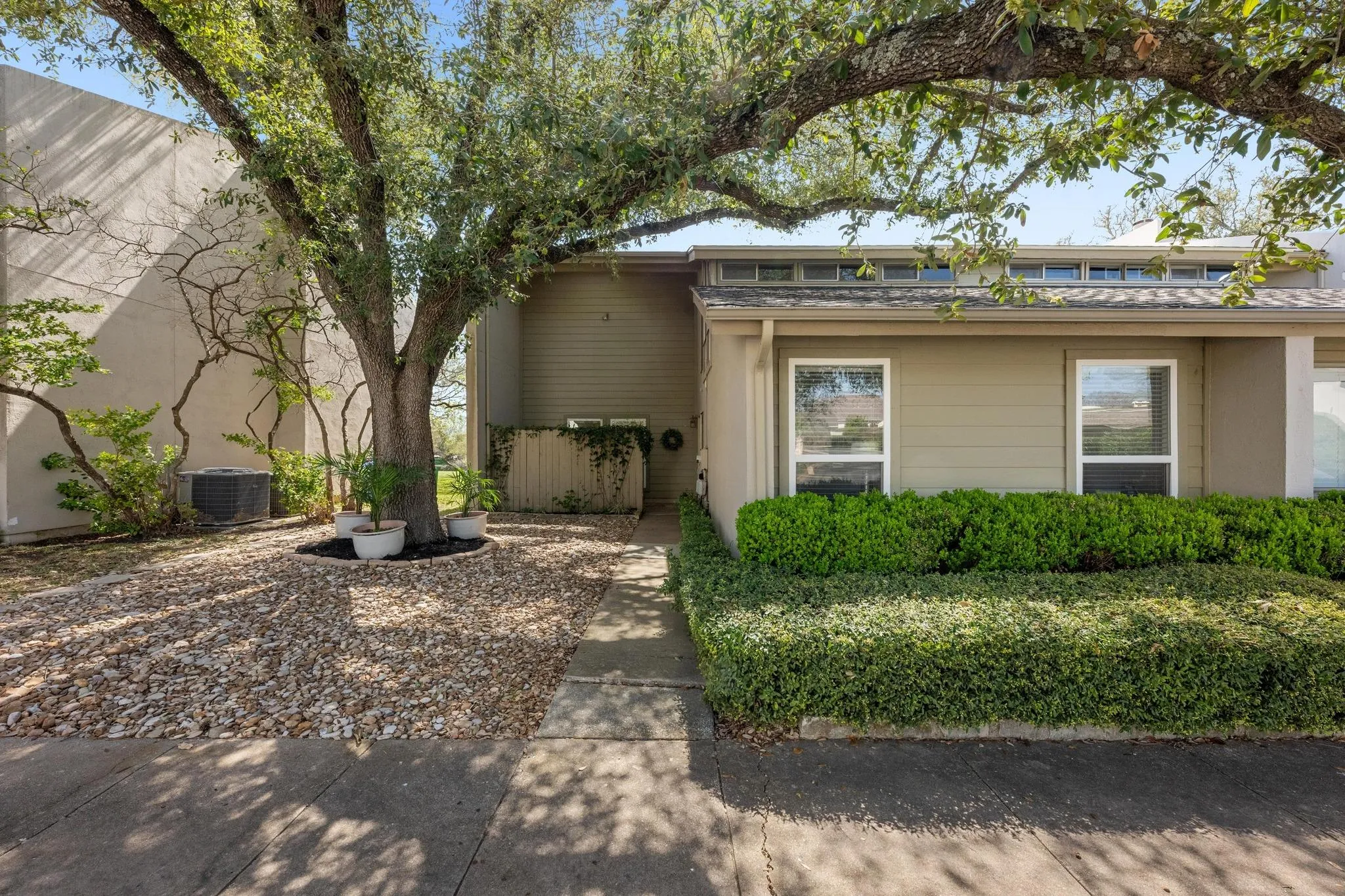 Photo of 100 LIDO CIR #B2, Lakeway, TX, 78734