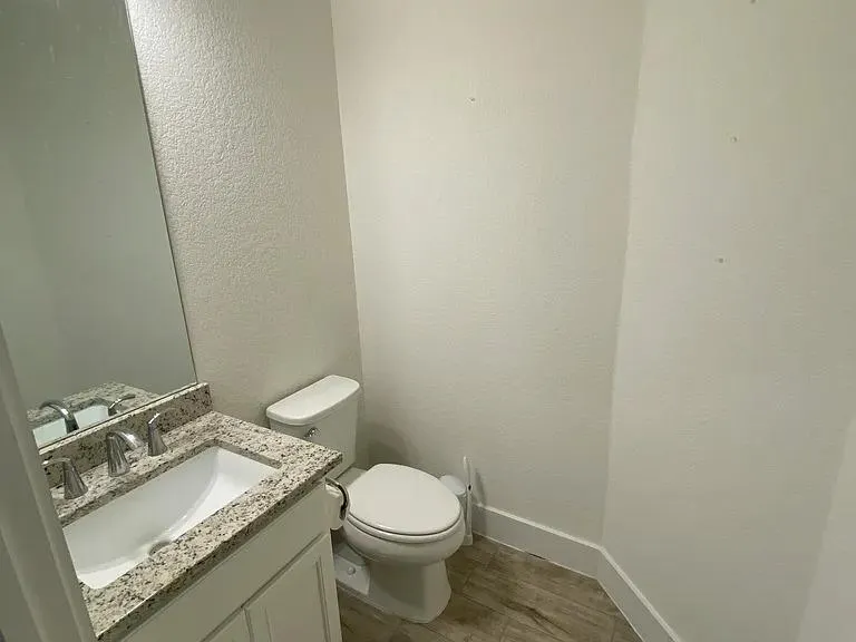 Photo 4 of 11312 GADSEN LN