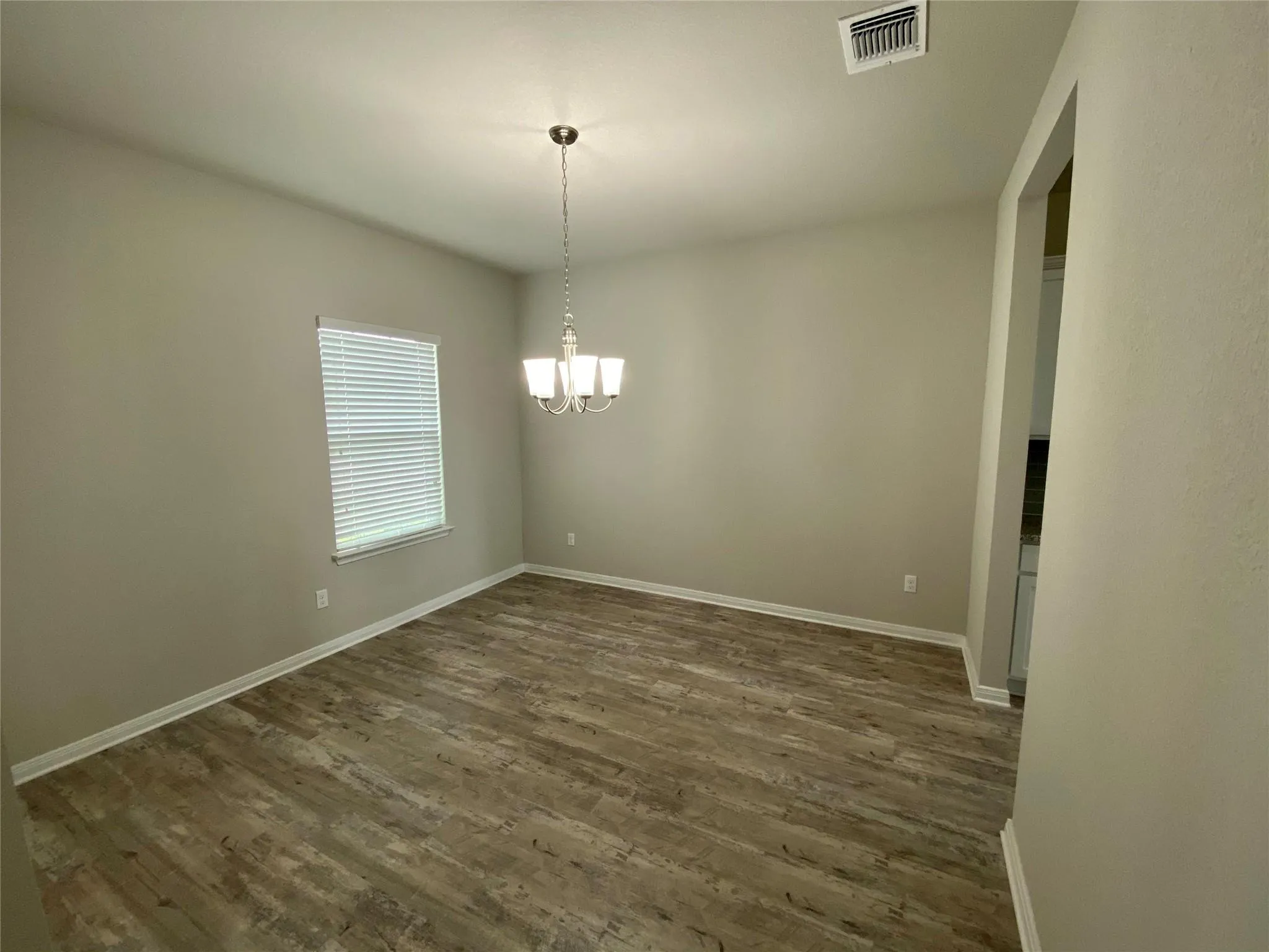 Photo 4 of 632 DONEGAL LN