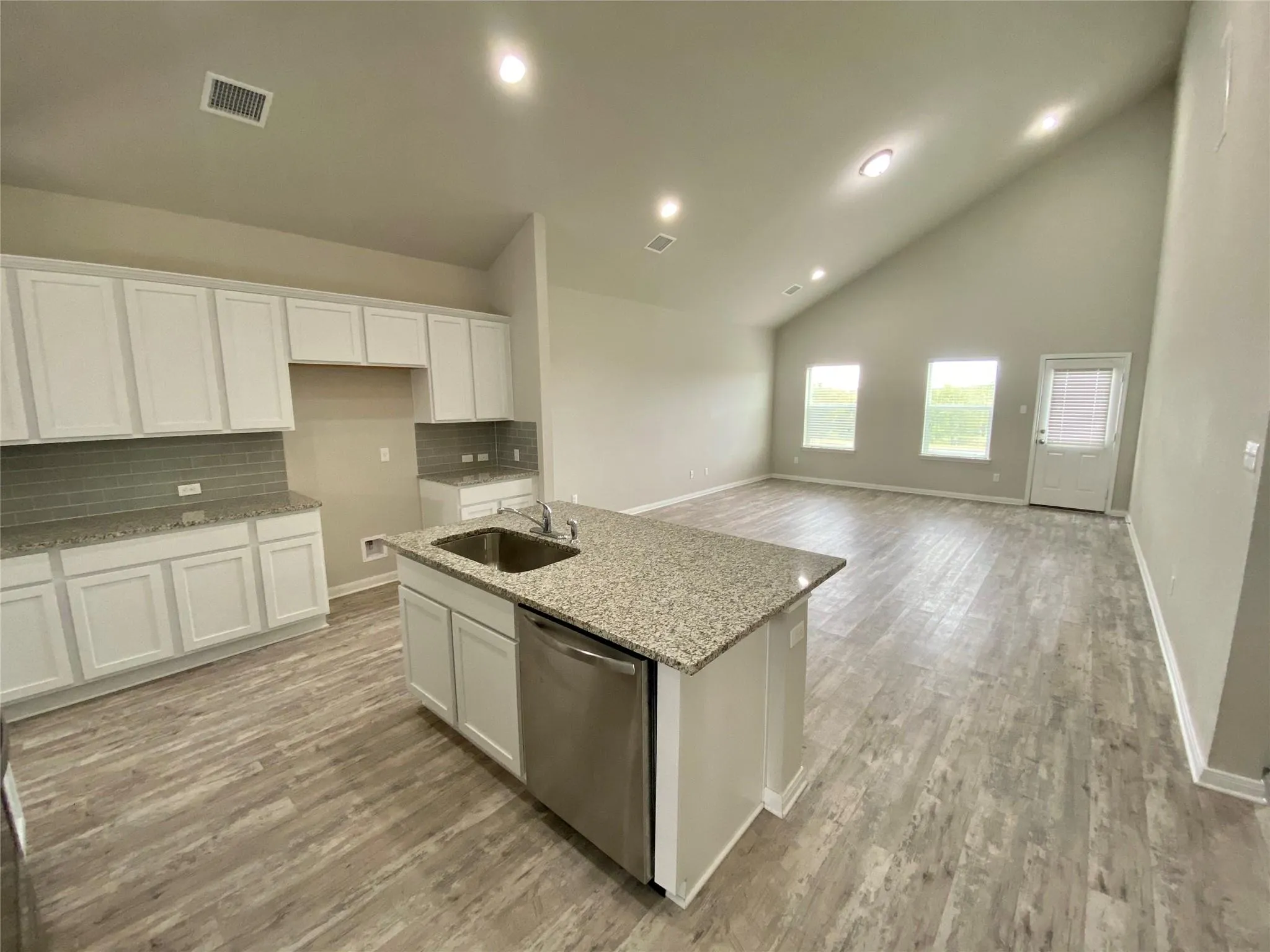 Photo 5 of 632 DONEGAL LN