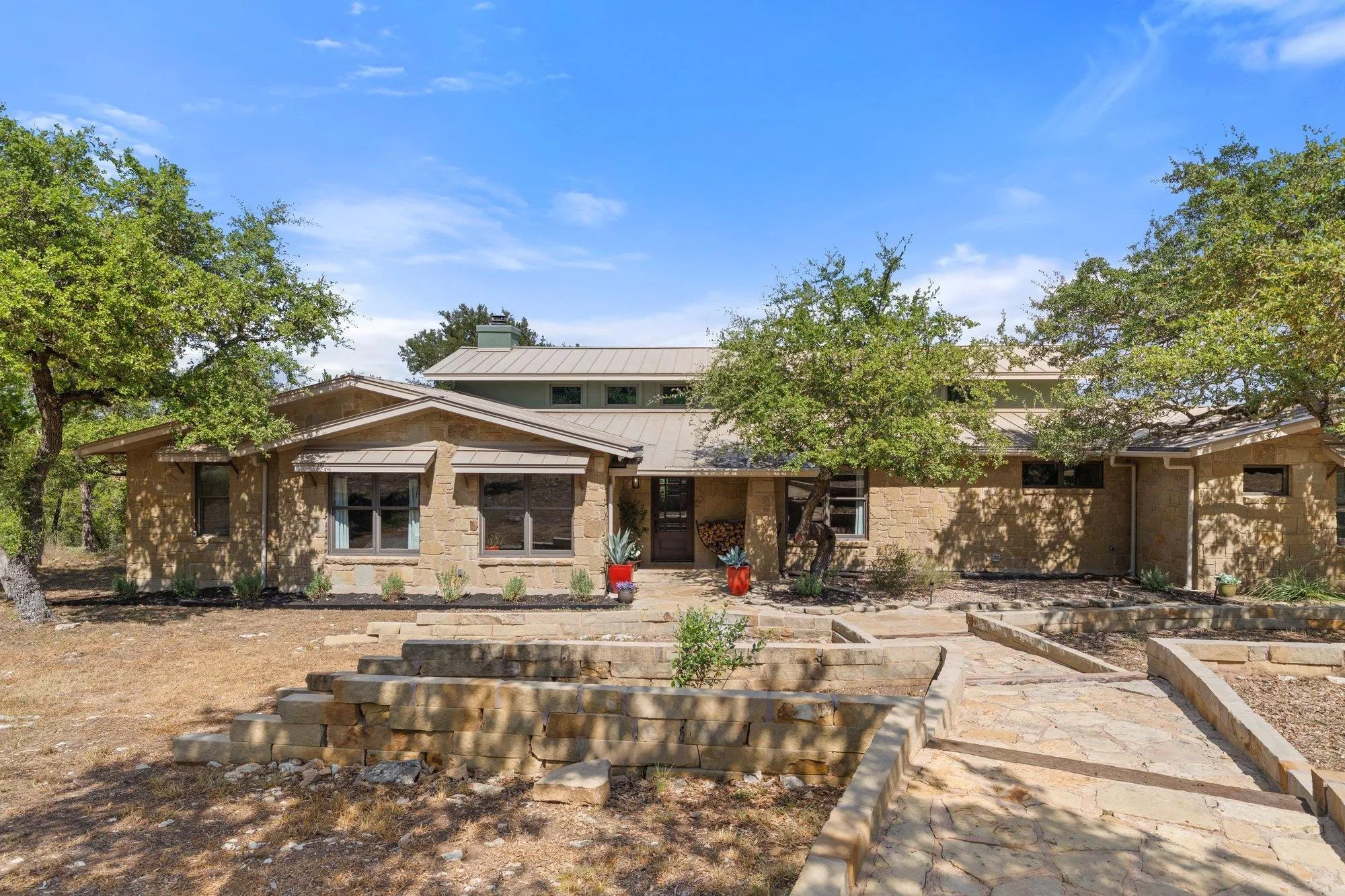 Photo of 10598 DAVY CROCKETT DR, Austin, TX, 78737