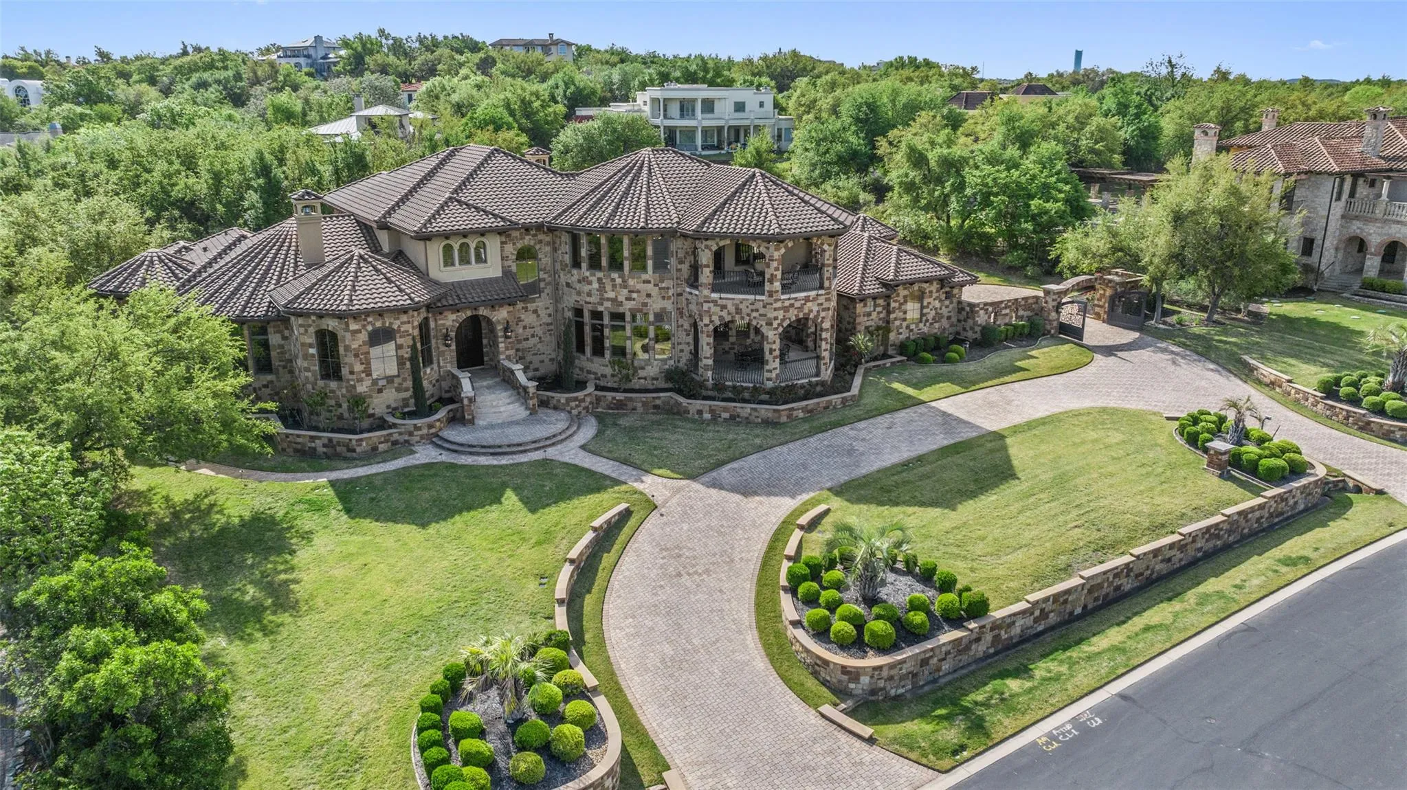 Photo of 210 COSTA BELLA DR, Austin, 78734