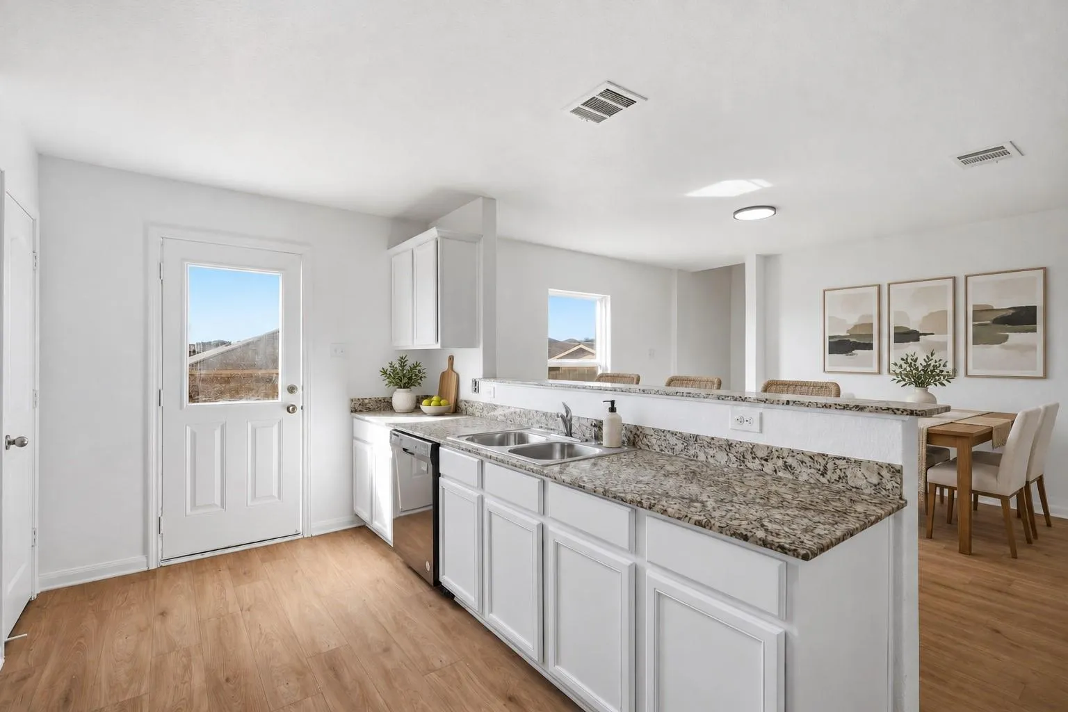 Photo 4 of 1013 WOODWARD COURT CT