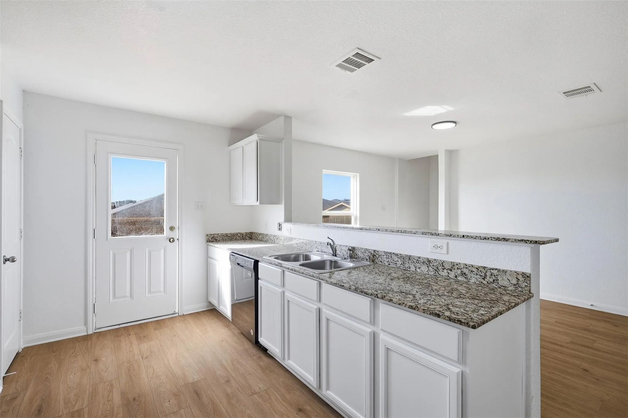 Photo 5 of 1013 WOODWARD COURT CT