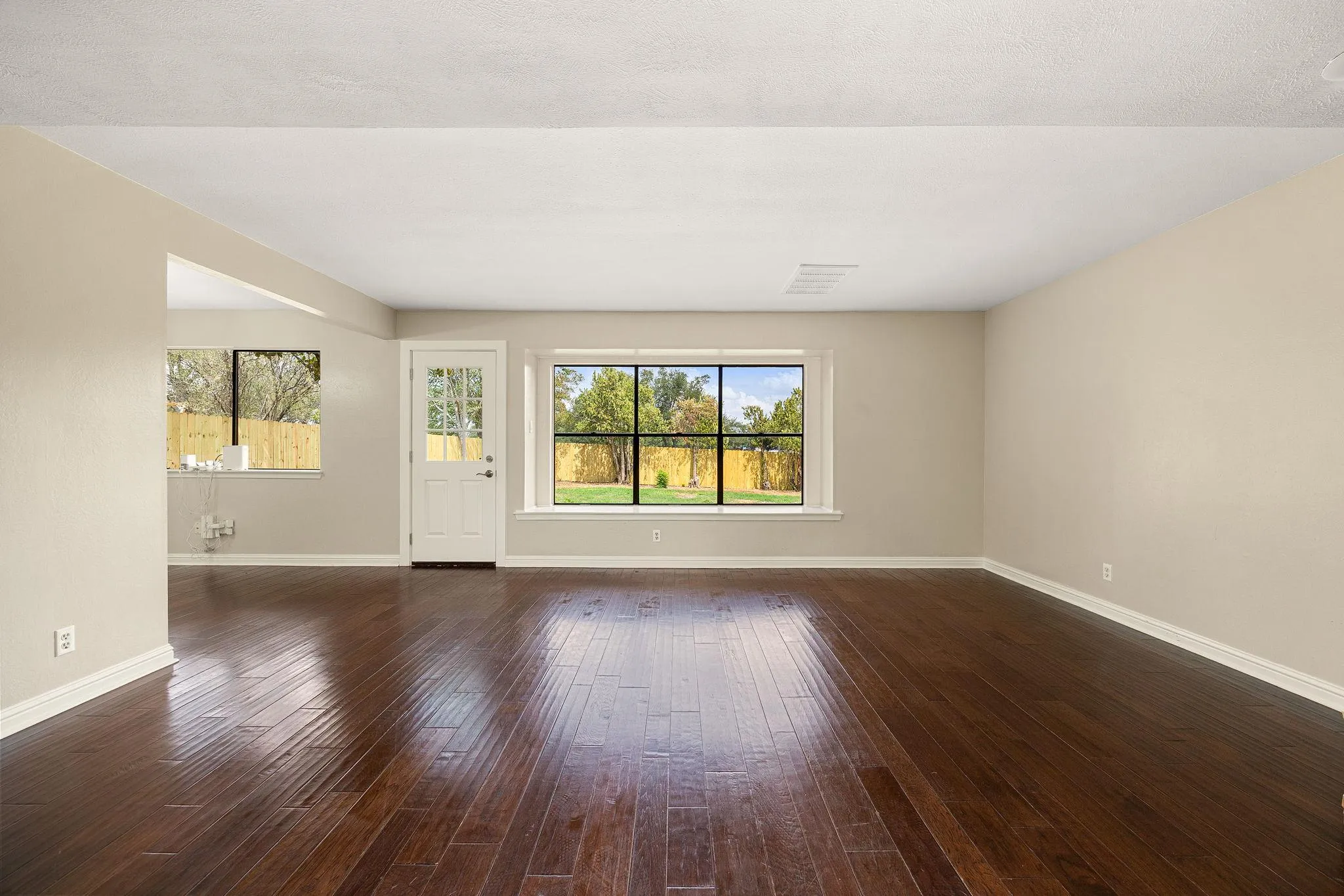 Photo 5 of 10408 TIMBERCREST LN