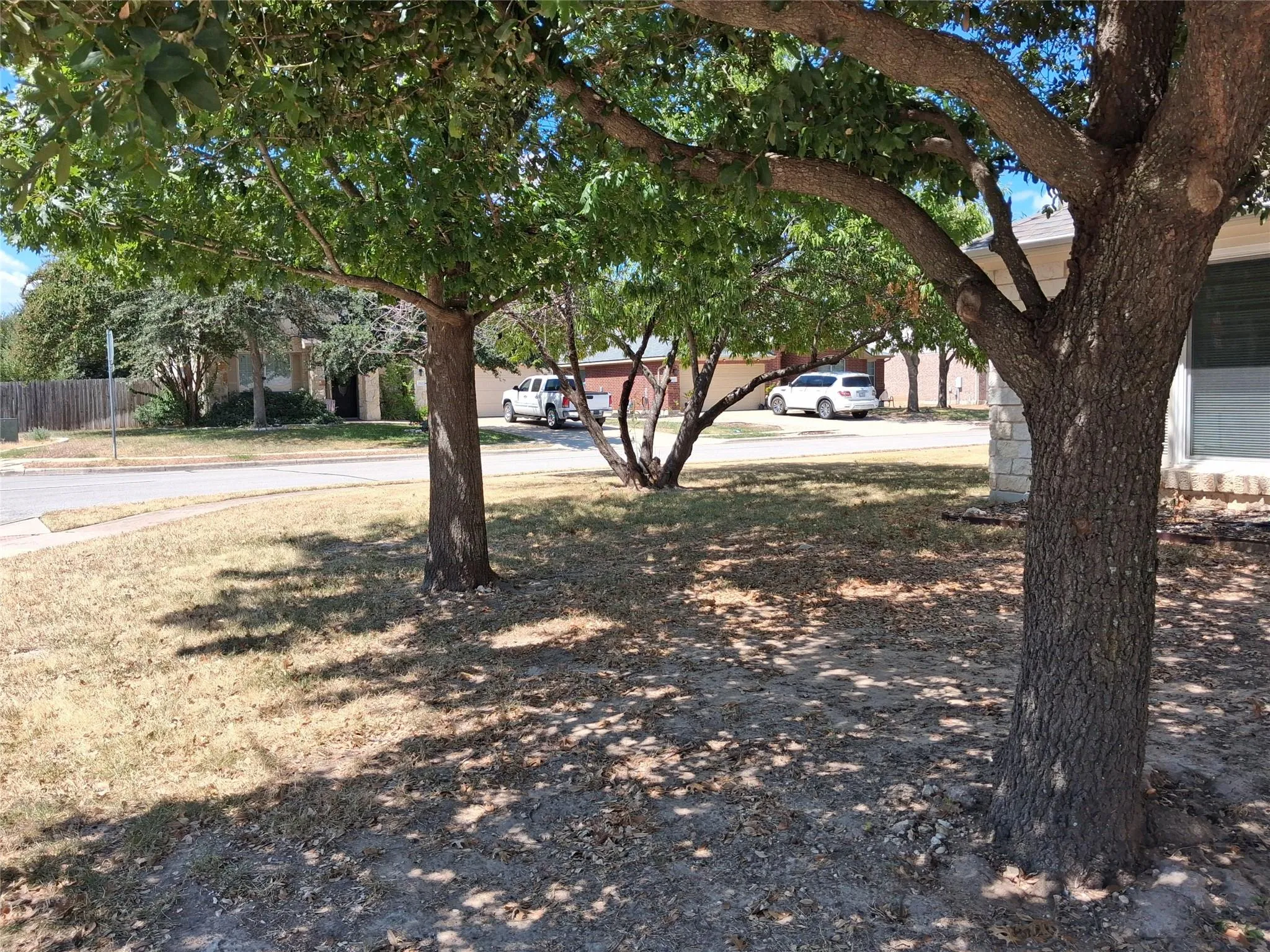 Photo 2 of 1101 DOWNRIDGE DR