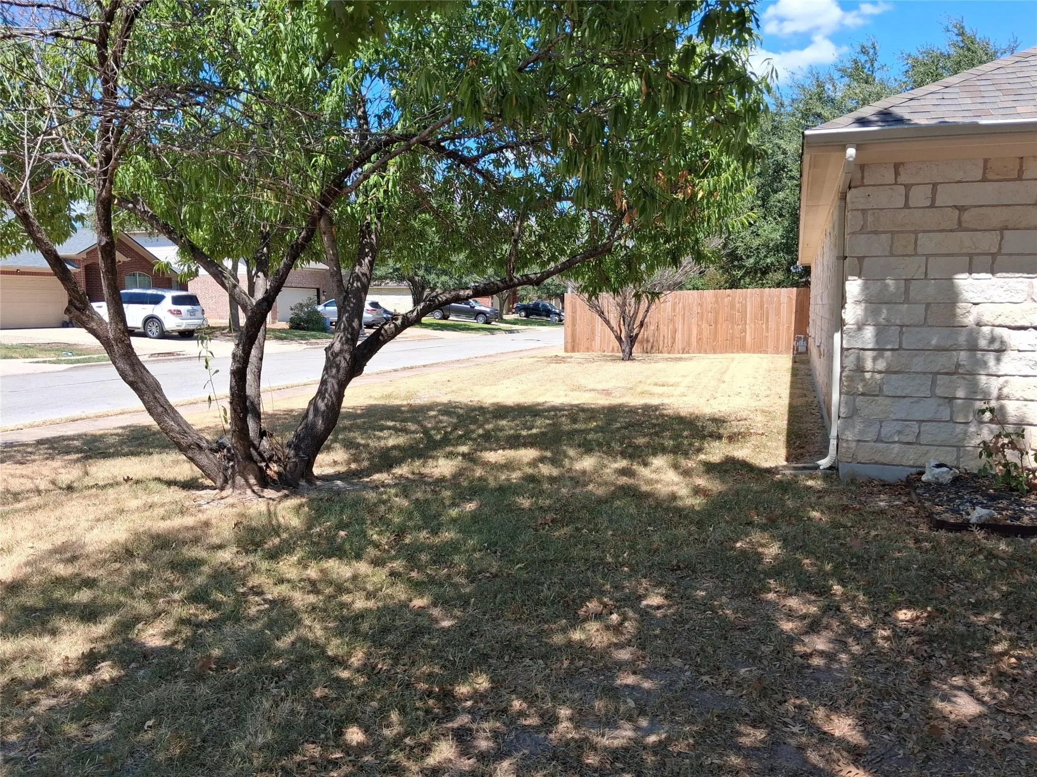 Photo 3 of 1101 DOWNRIDGE DR