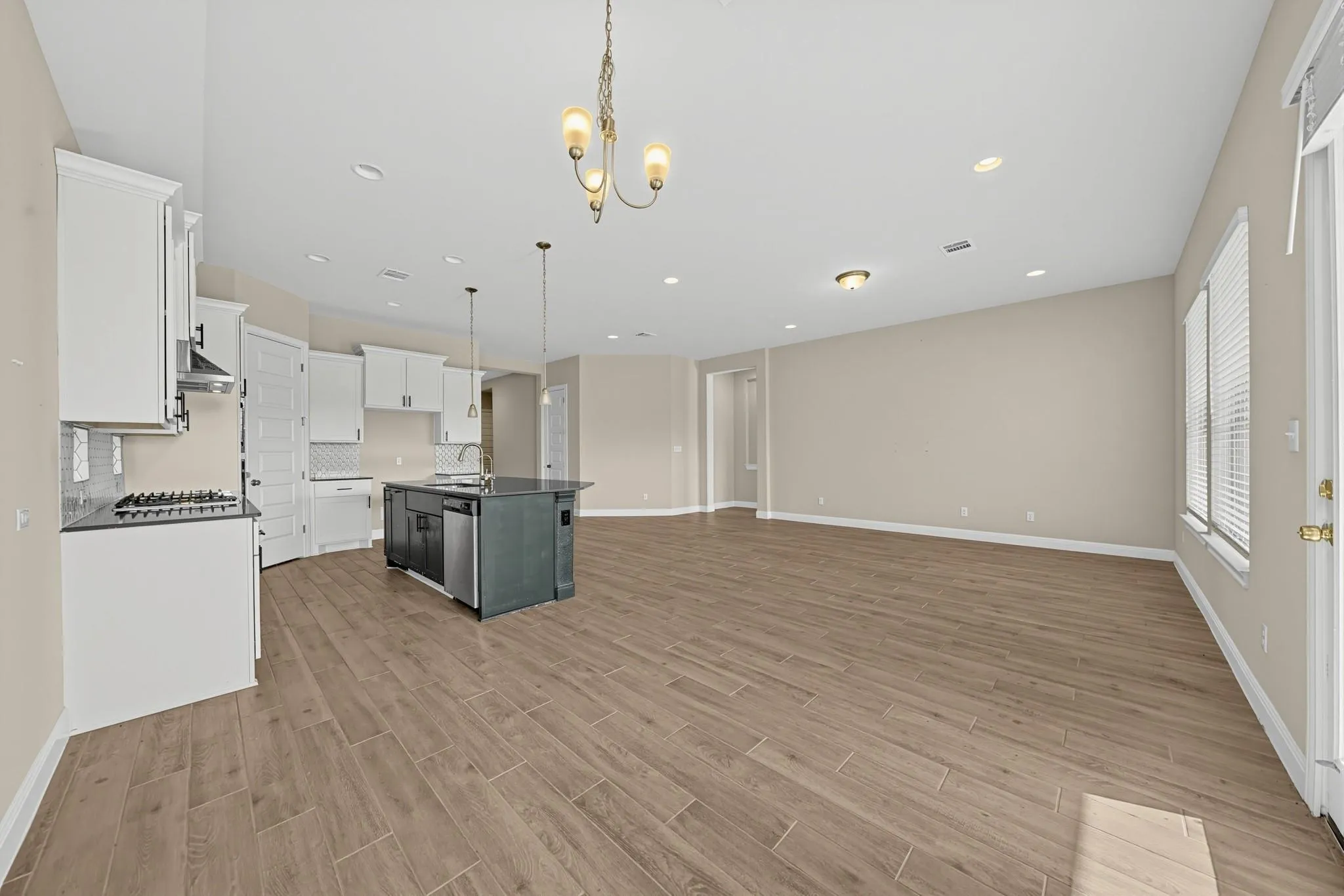 Photo 5 of 734 TREADWELL LN