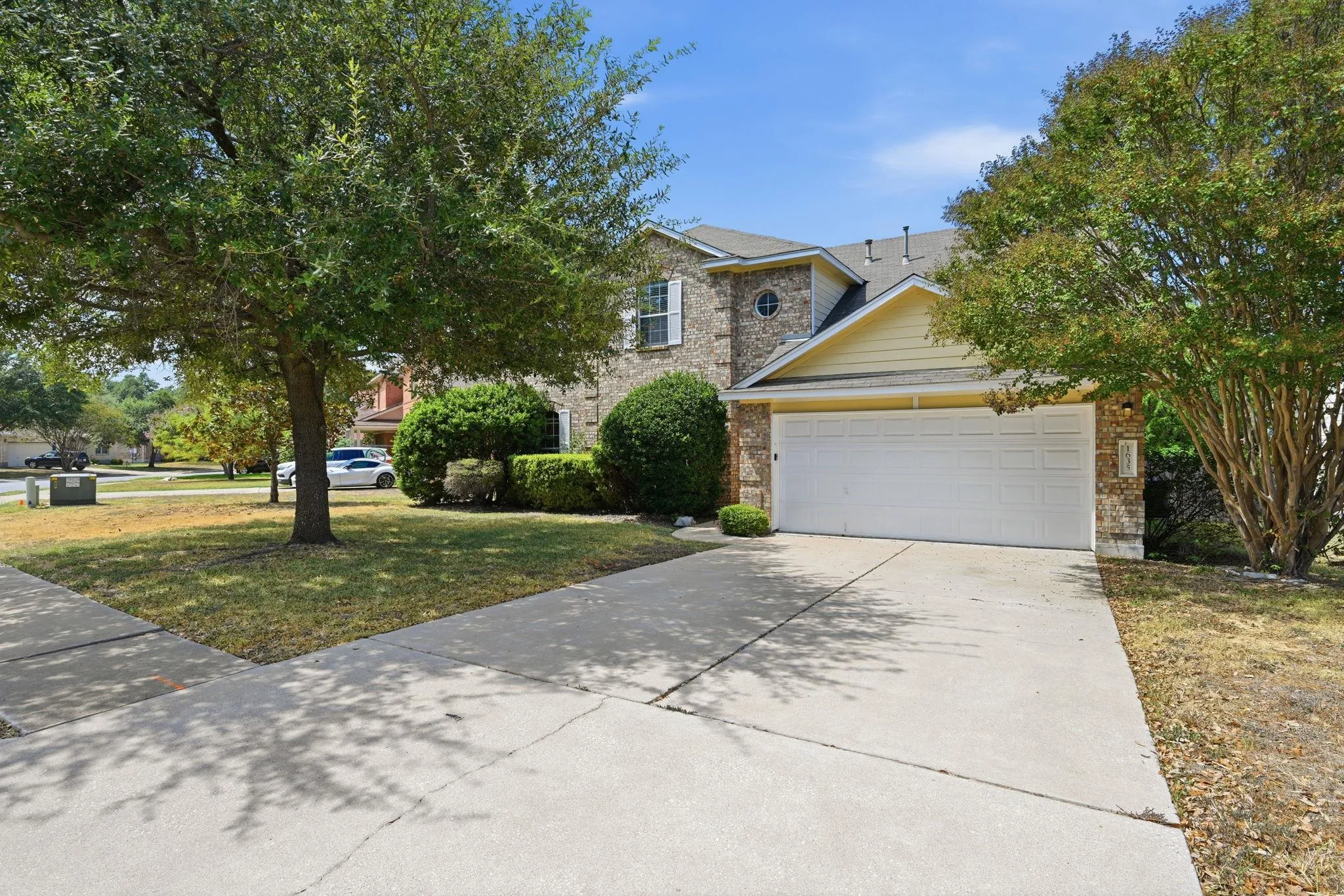 Photo 3 of 1635 ABBEY LN
