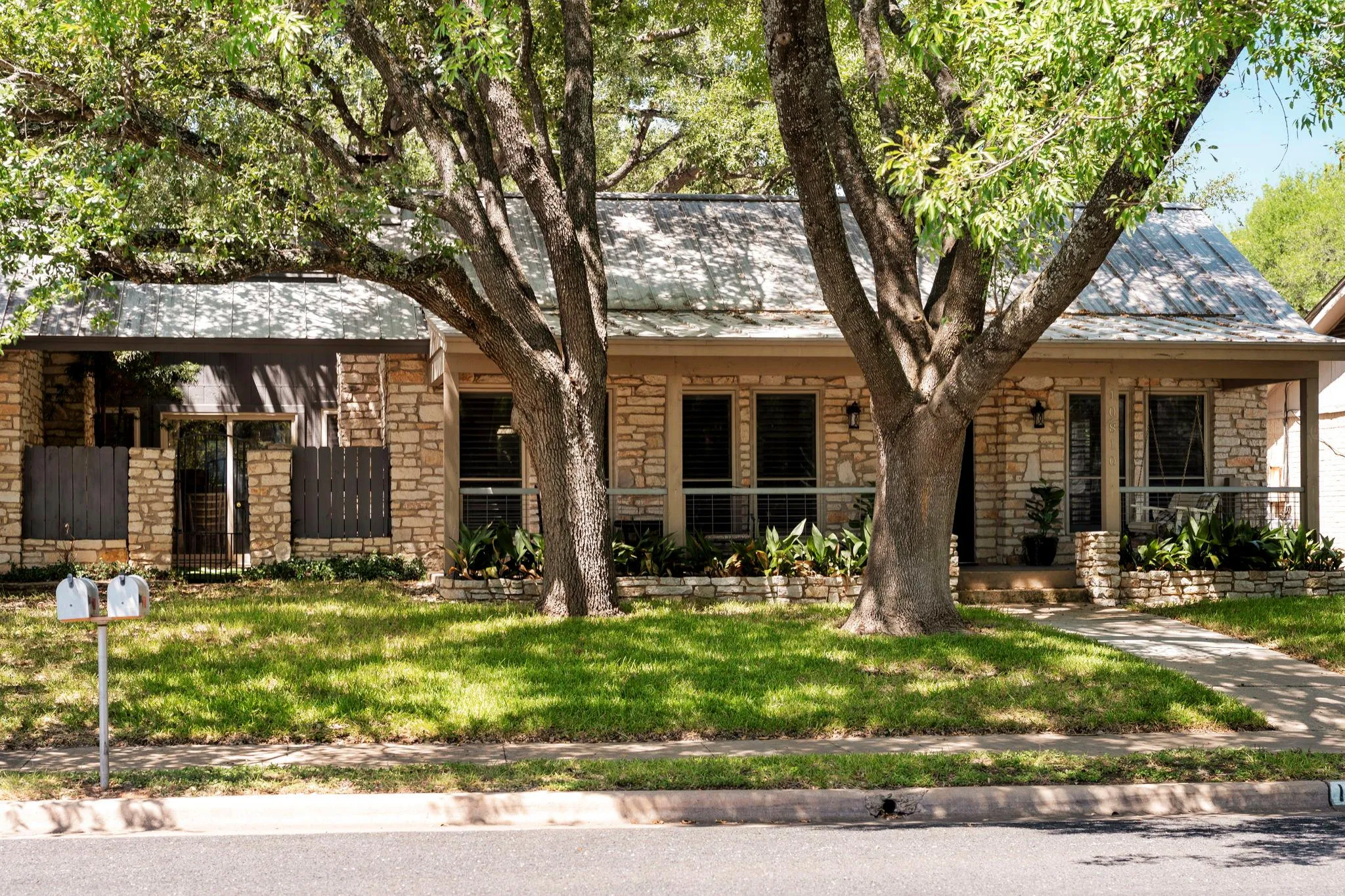Photo 3 of 10810 PINEHURST DR #1