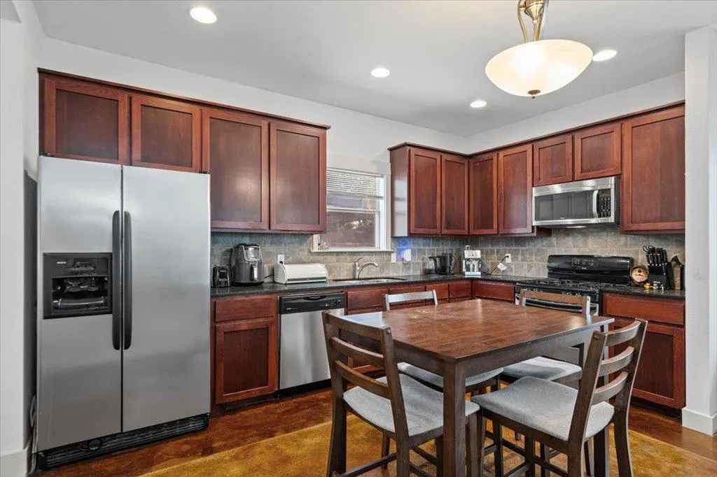 Photo 5 of 3304 E 5TH ST #B