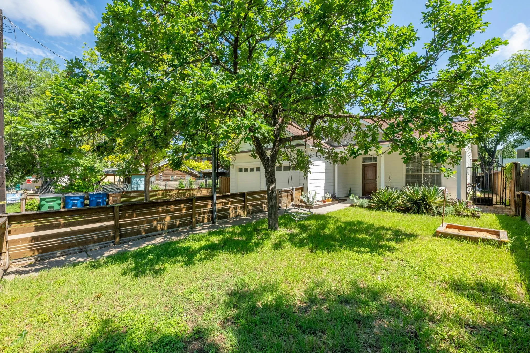 Photo 2 of 302 BEN HOWELL DR