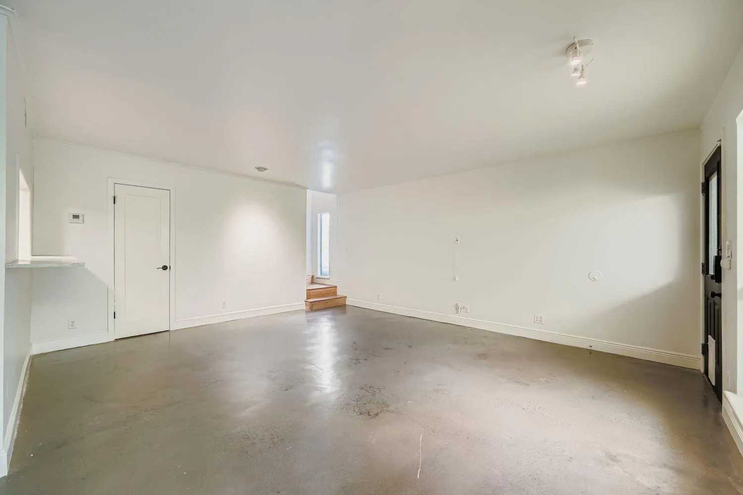 Photo 5 of 6718 SILVERMINE DR #1704