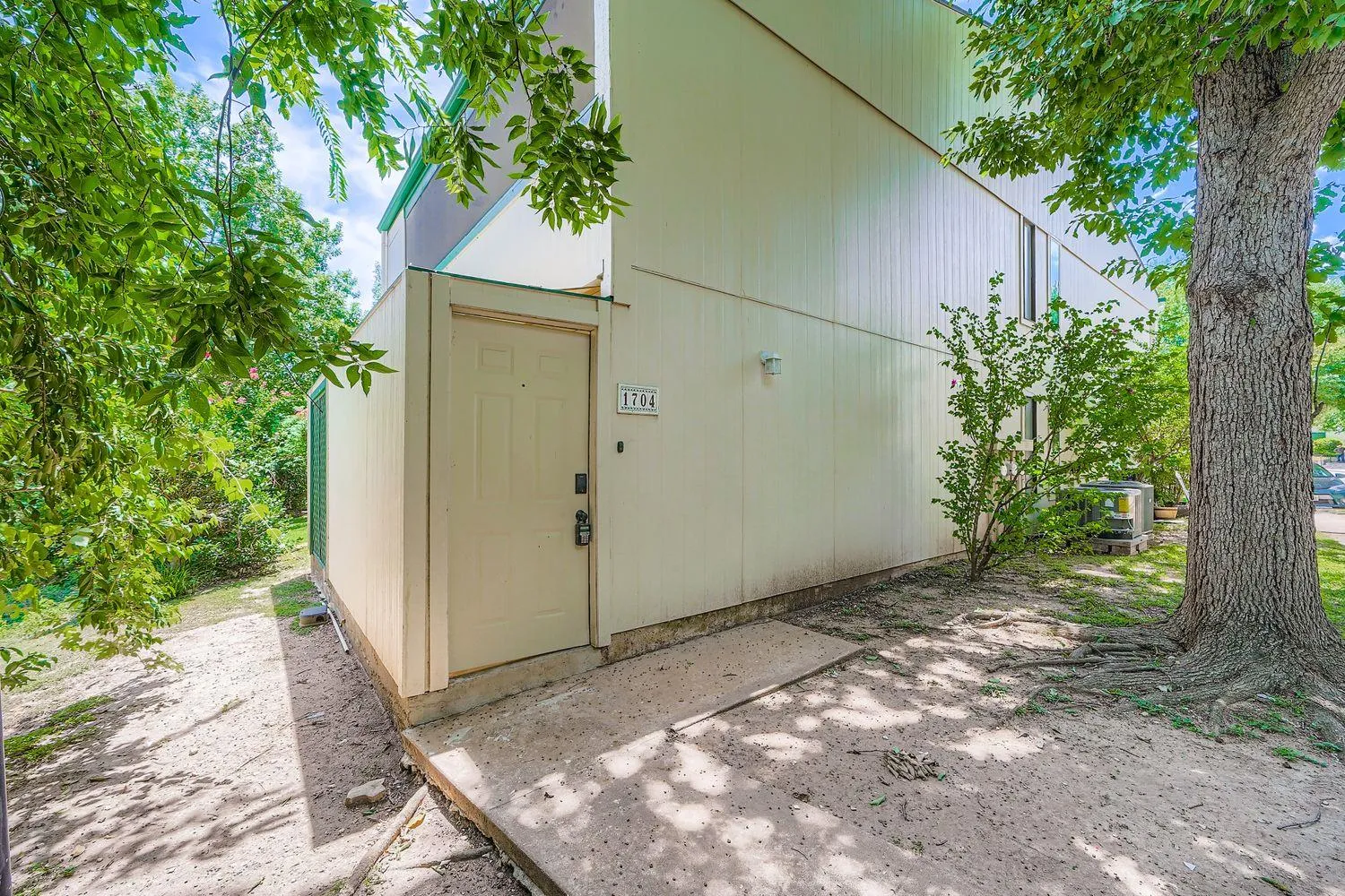Photo 3 of 6718 SILVERMINE DR #1704