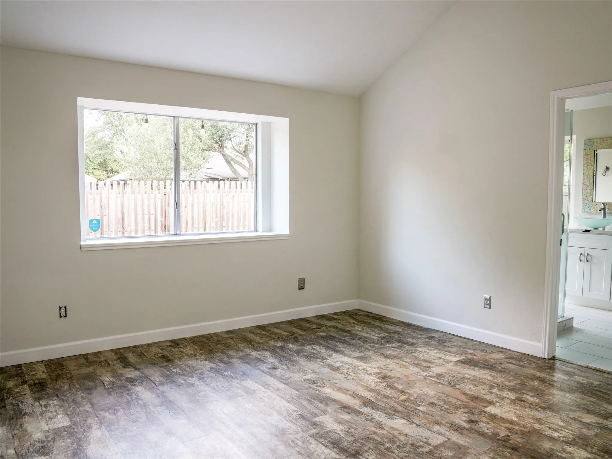 Photo 4 of 12903 STANZEL DR