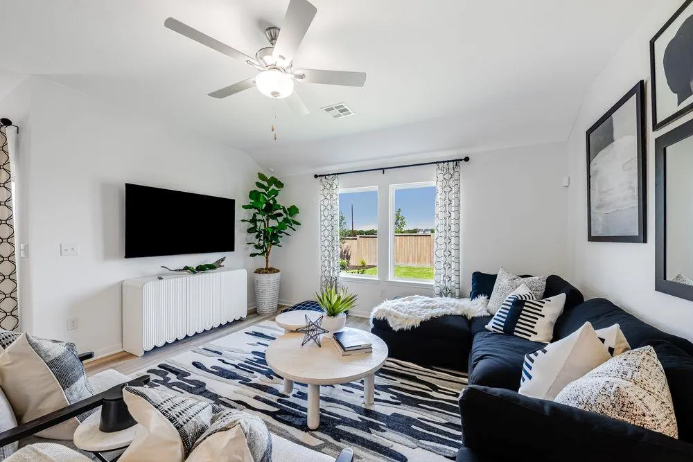 Photo 3 of 211 CRUMPTON WAY