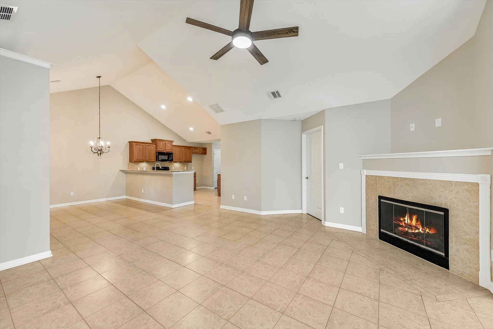 Photo 5 of 30 WILDWOOD DR #122