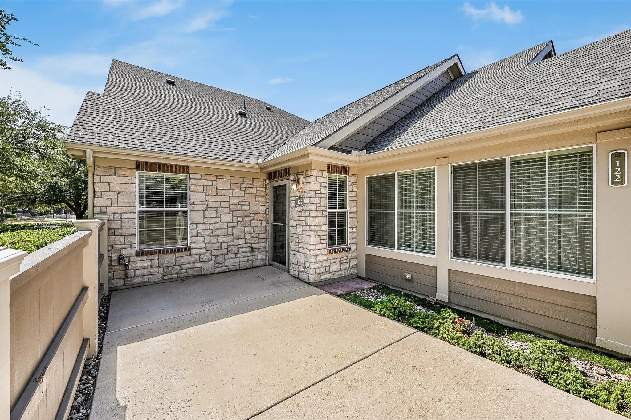 Photo 3 of 30 WILDWOOD DR #122