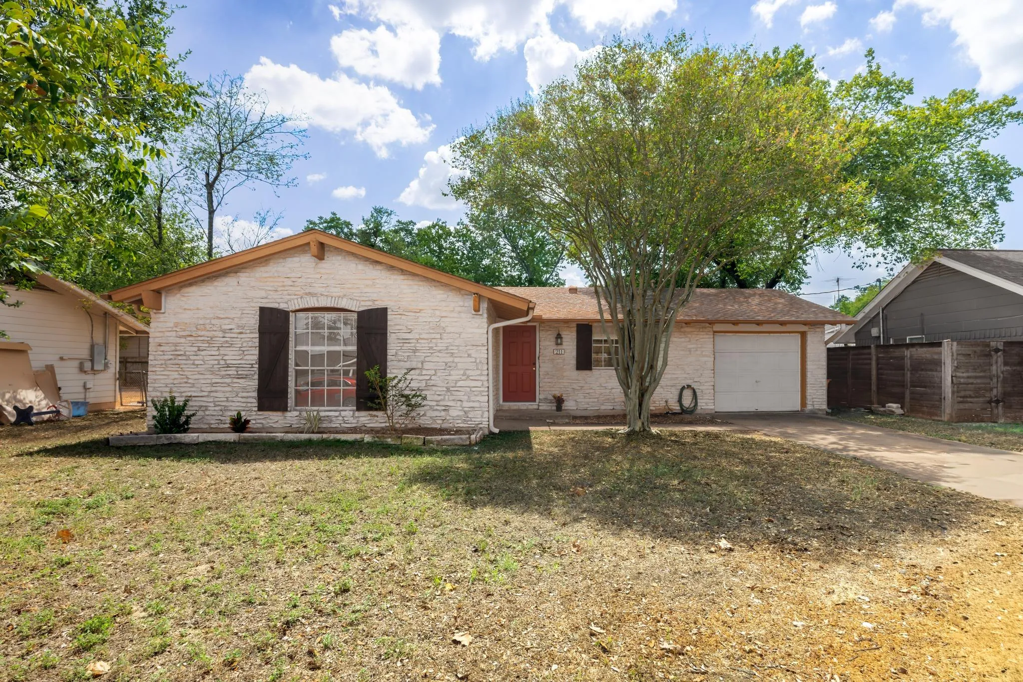 Photo of 211 E LISA DR, Austin, TX, 78752