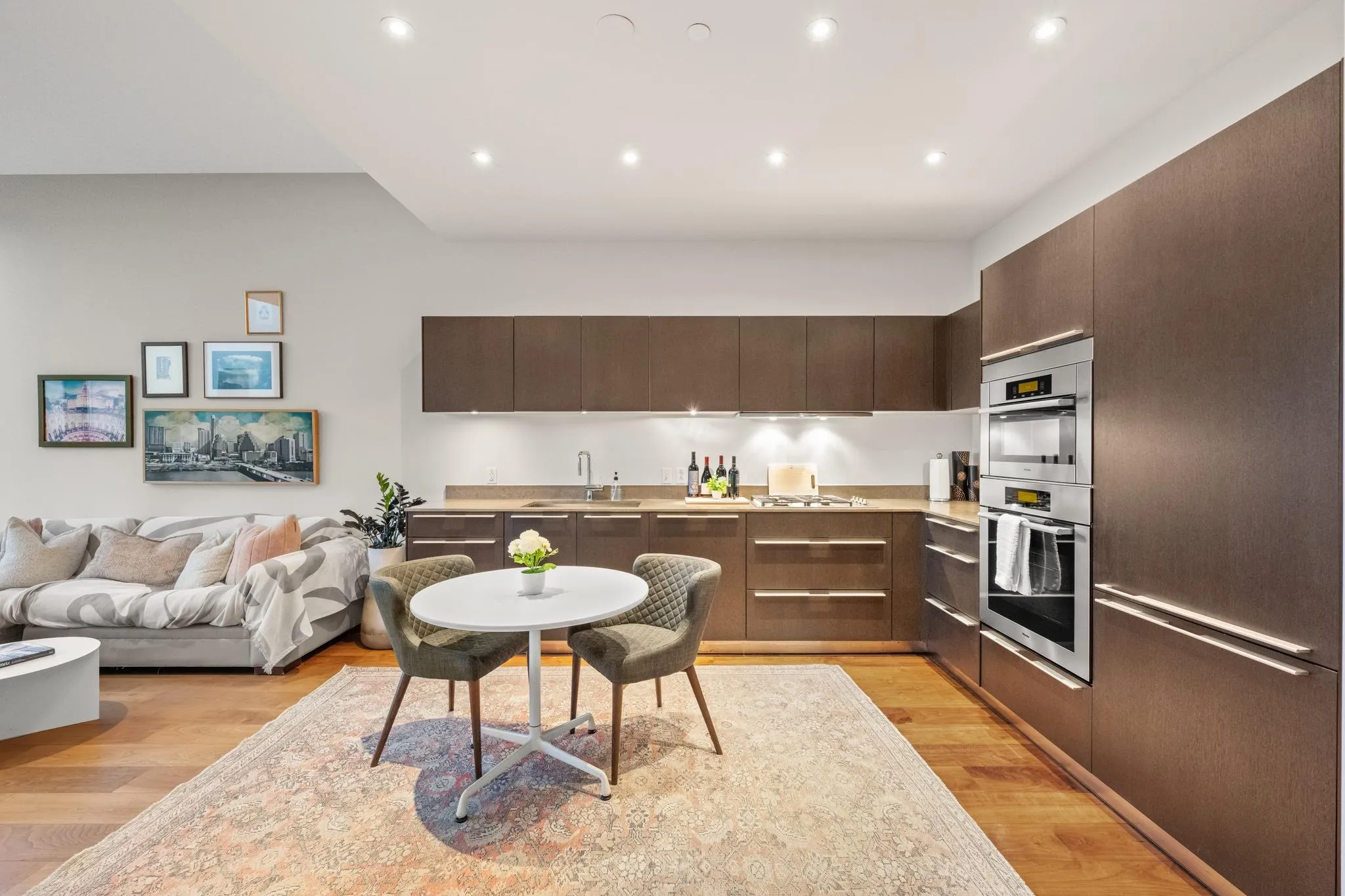 Photo 3 of 210 LAVACA ST #1902
