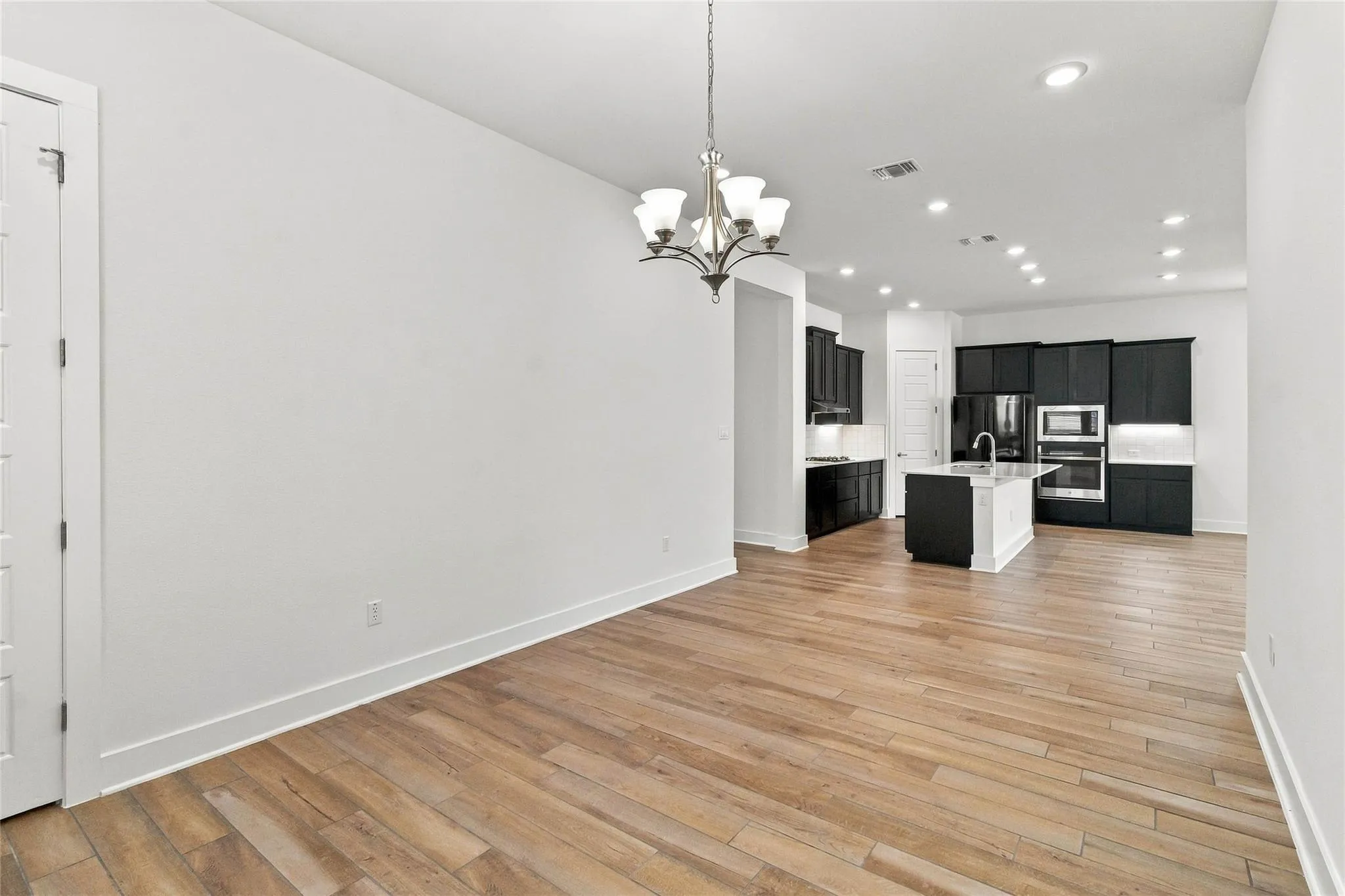 Photo 4 of 162 ADELTON BLVD