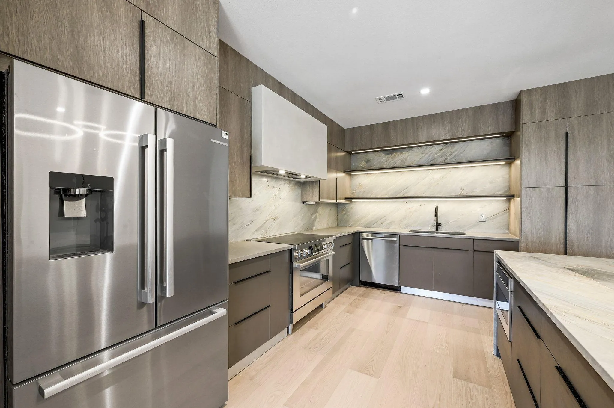 Photo 3 of 3600 S LAMAR BLVD #202