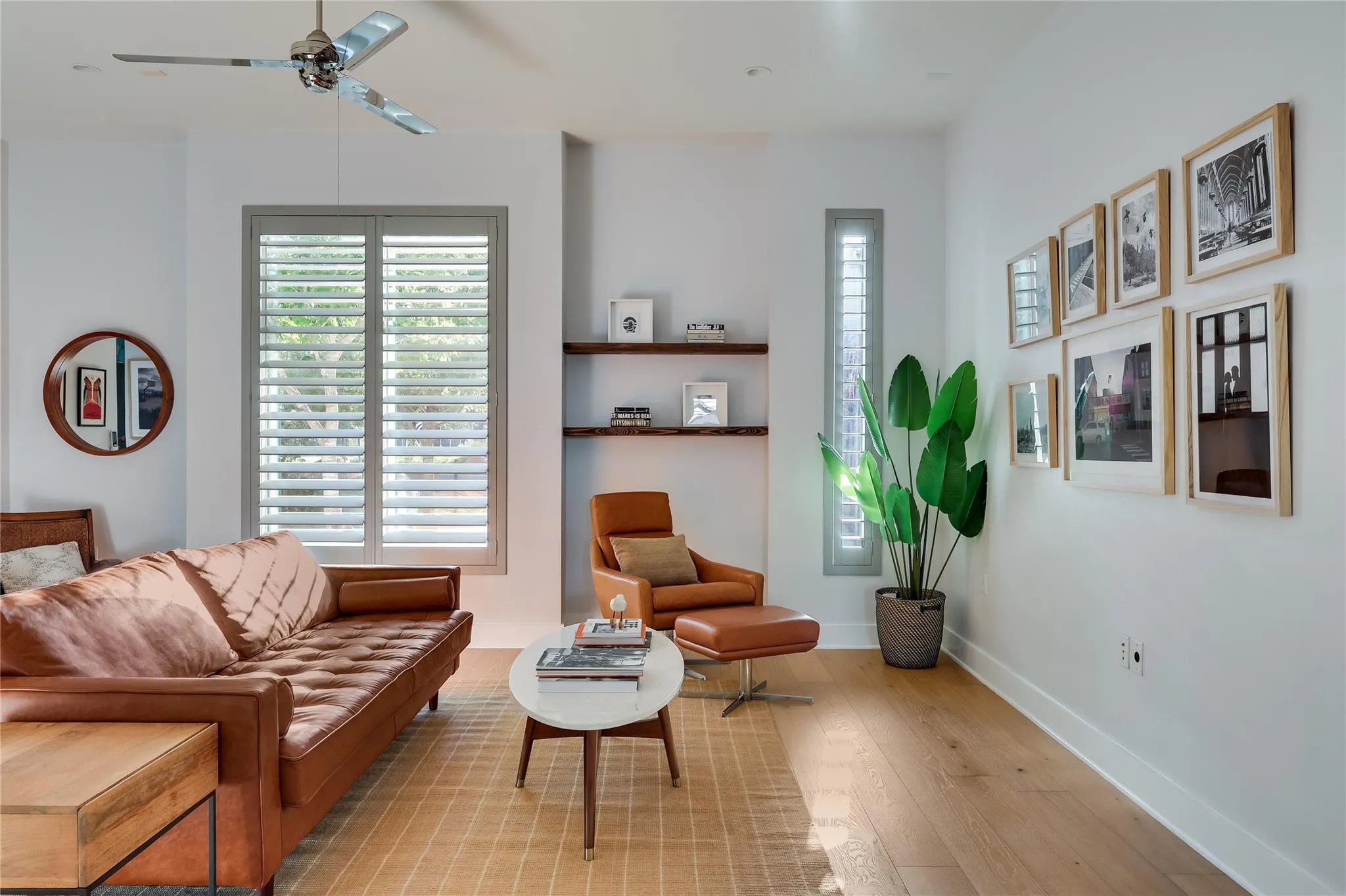 Photo 4 of 4719 RUIZ ST