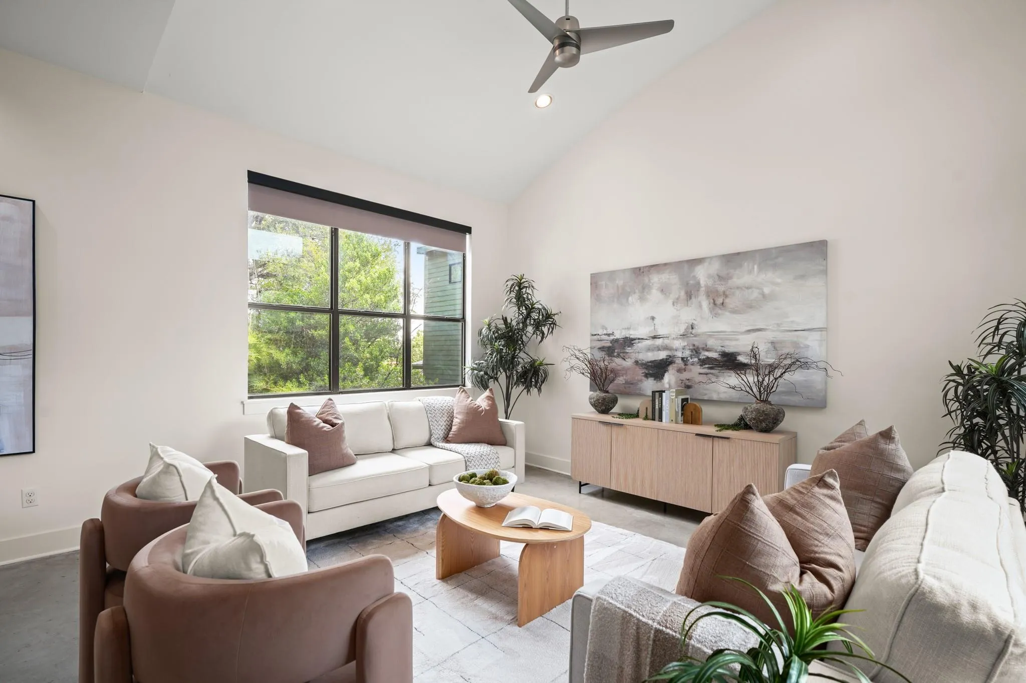 Photo 4 of 1012 HARWOOD PL #A