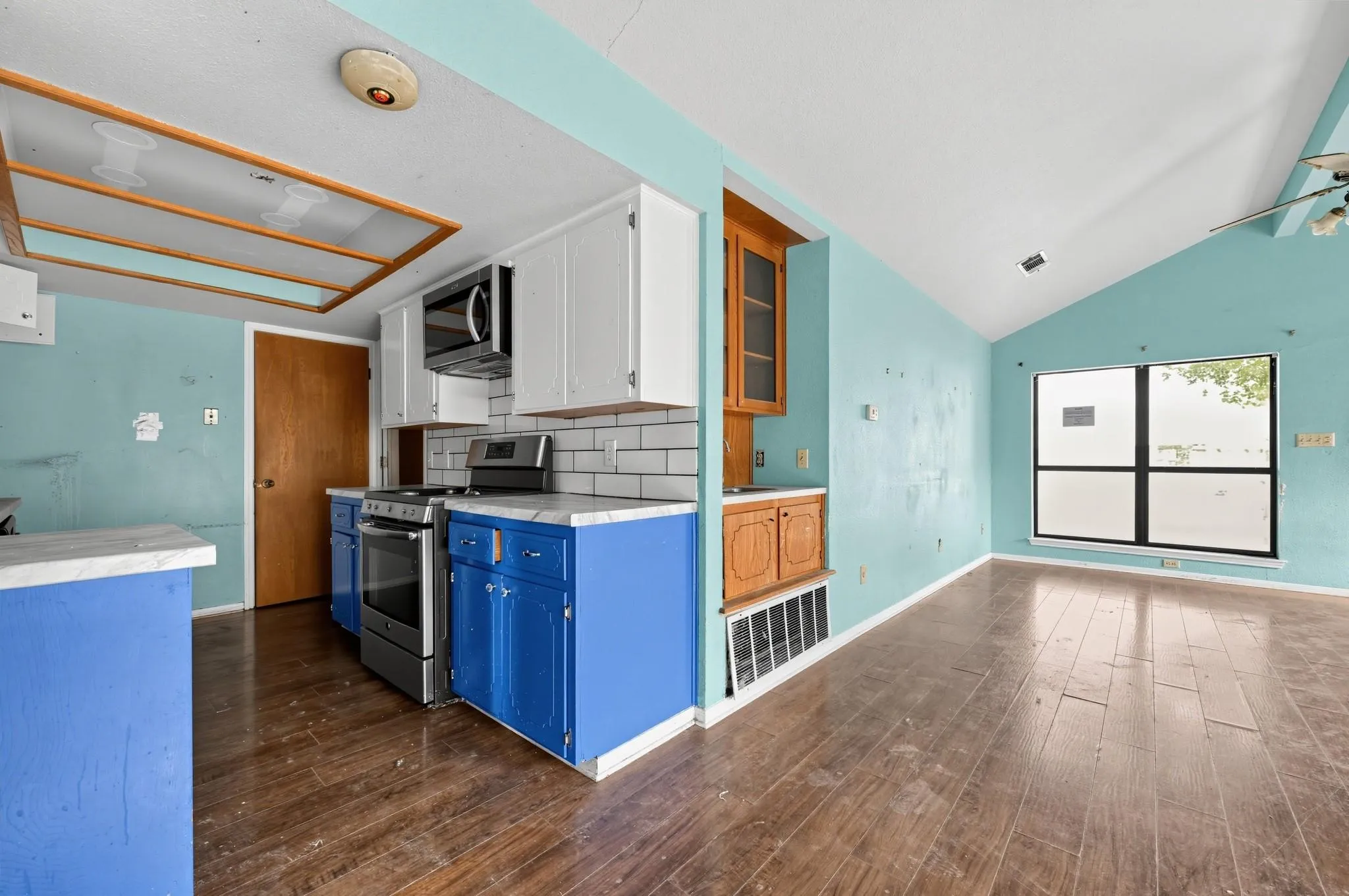 Photo 5 of 1805 CEDARLAWN ST