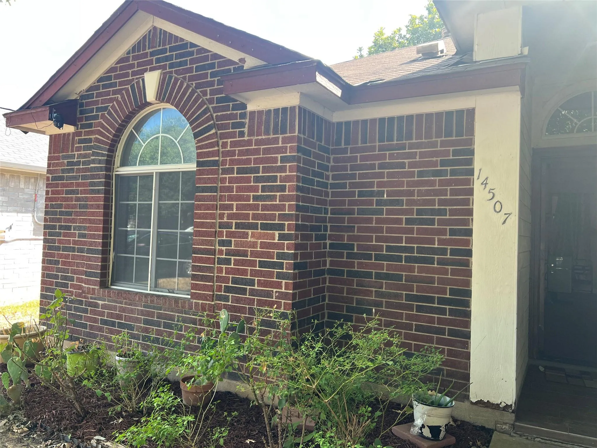 Photo 4 of 14507 OLIPHANT ST