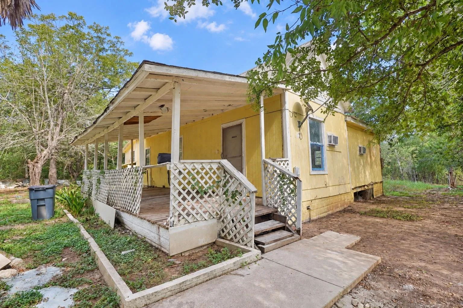 Photo of 124 FM 2571, Smithville, TX, 78957