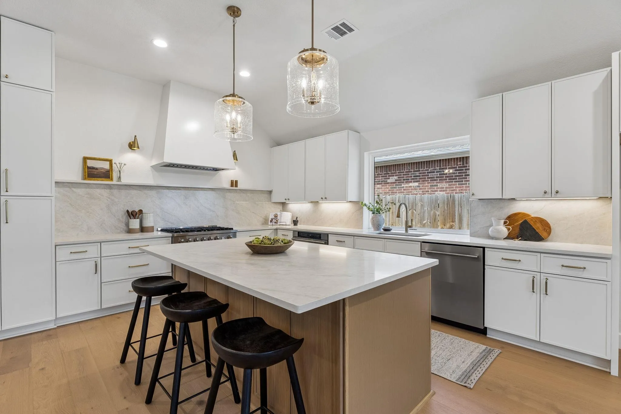 Photo 4 of 11205 READVILL LN