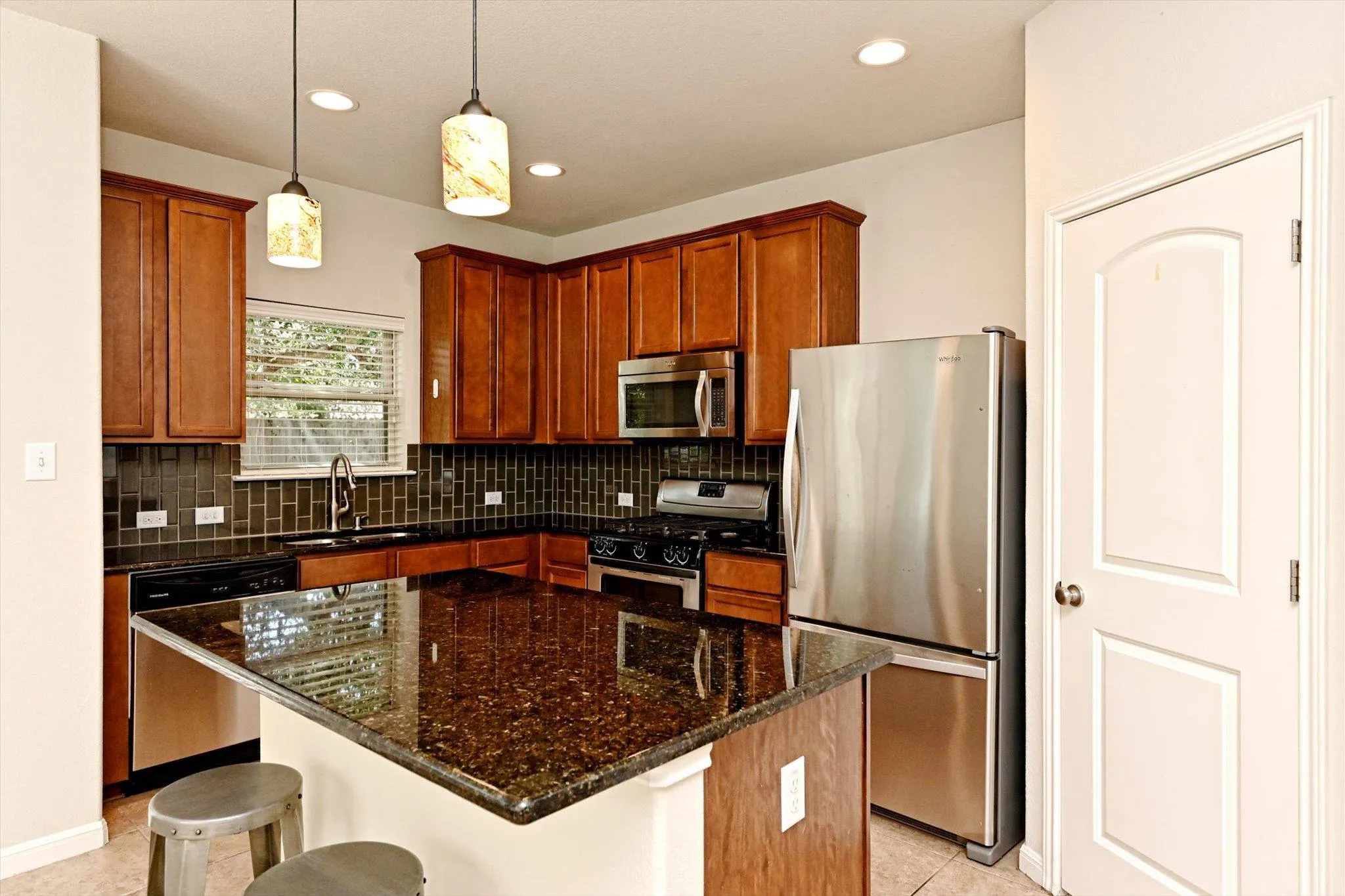 Photo 3 of 7337 MENCHACA RD #32