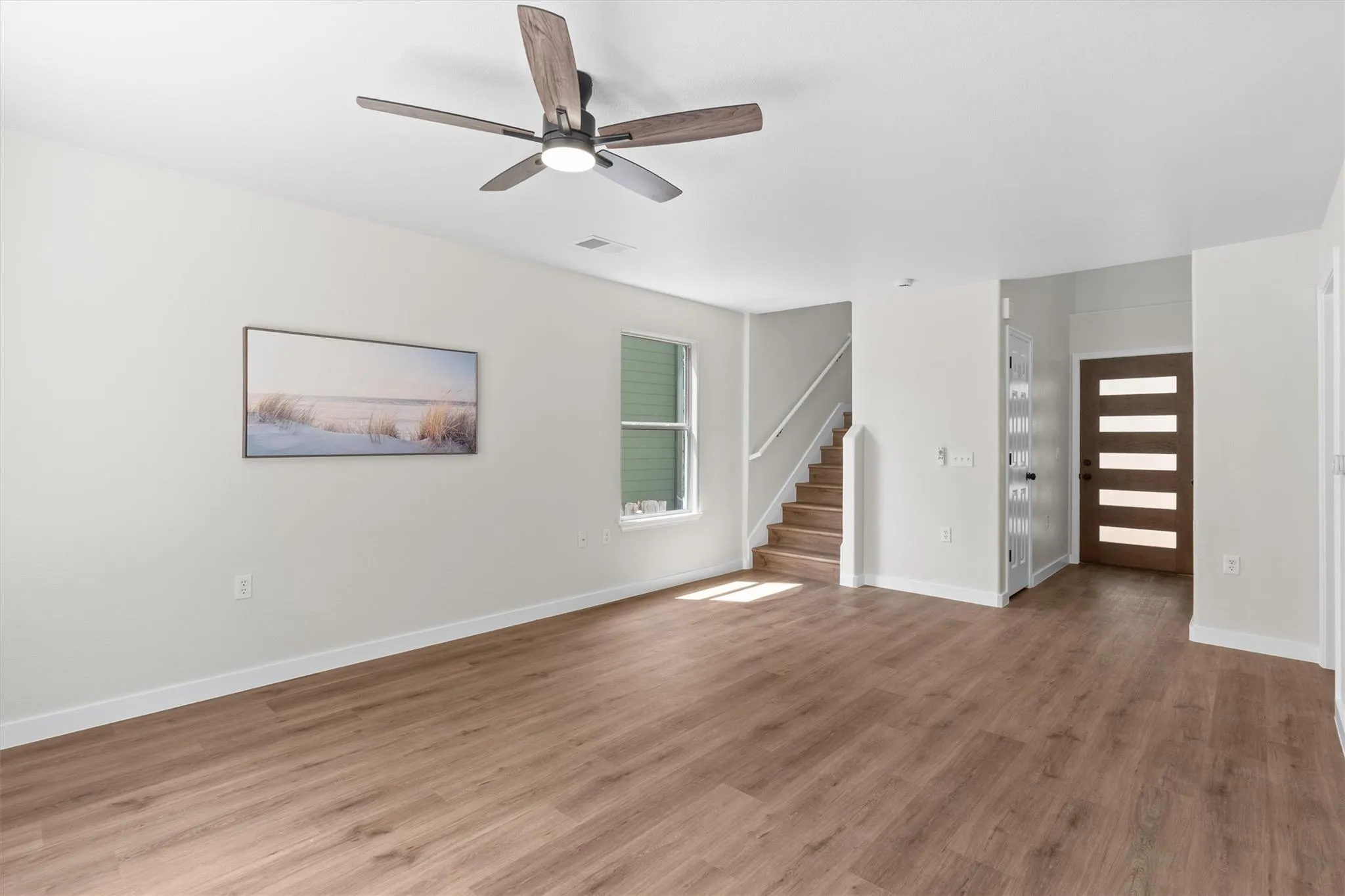 Photo 3 of 6113 PERLITA DR