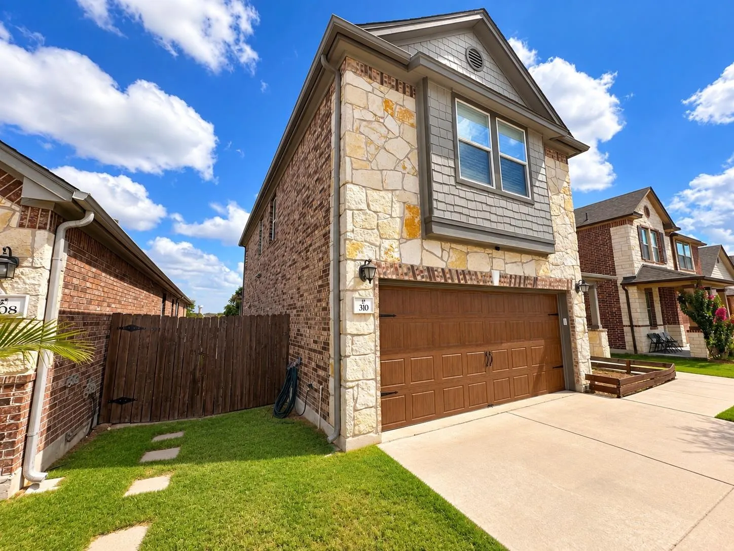 Photo 3 of 310 KADEN PRINCE DR
