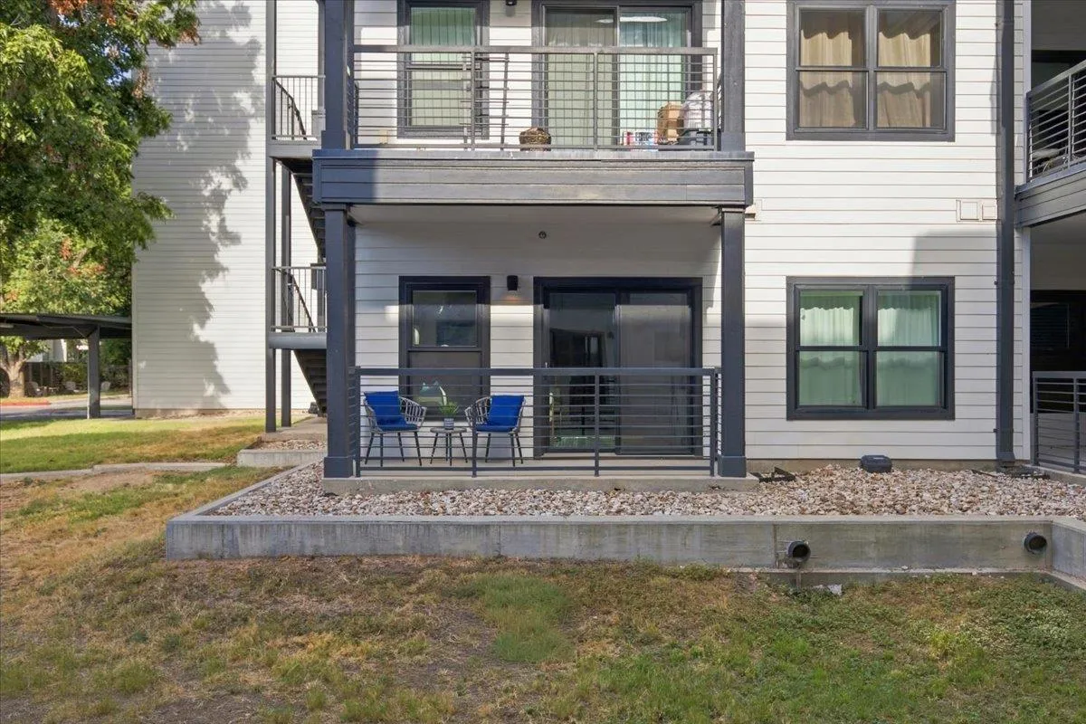 Photo 2 of 3101 GOVALLE AVE #114
