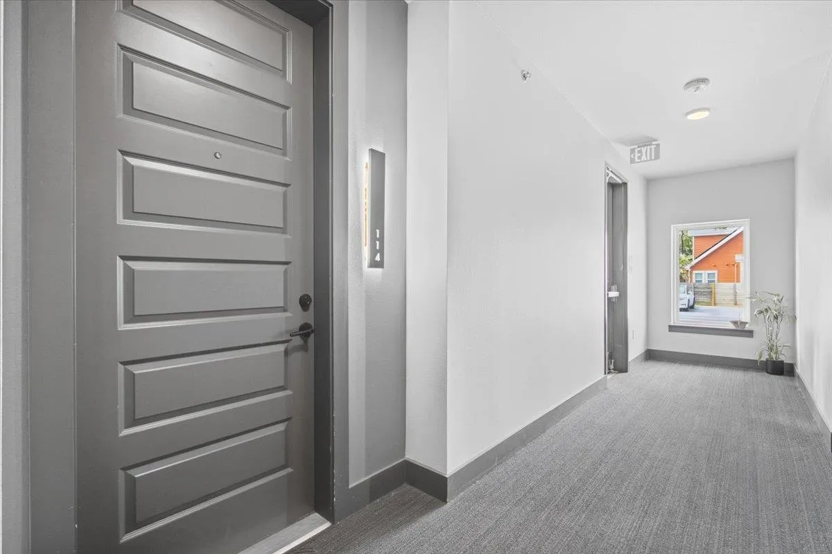 Photo 4 of 3101 GOVALLE AVE #114