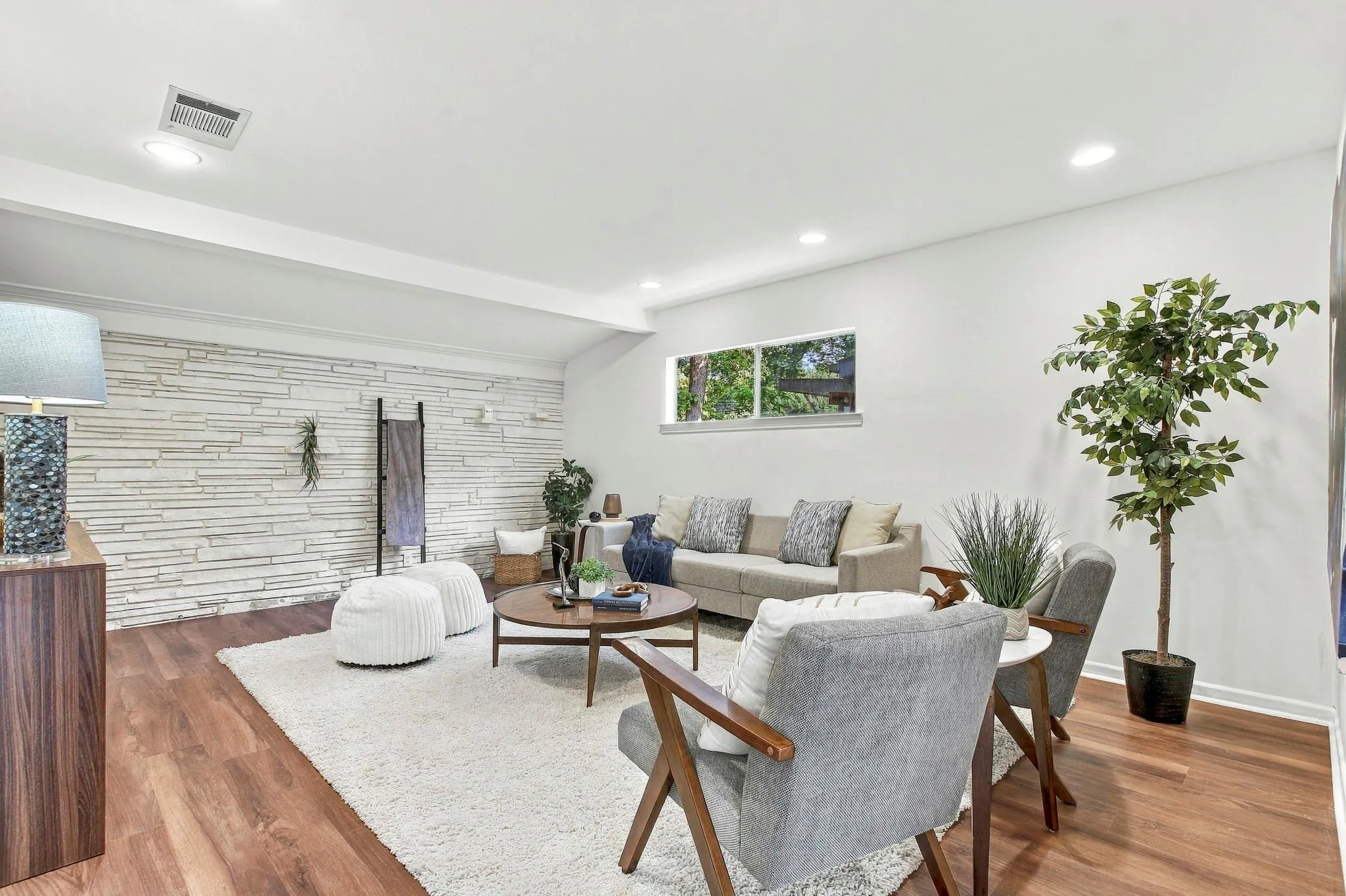 Photo 4 of 4501 OAKMONT BLVD