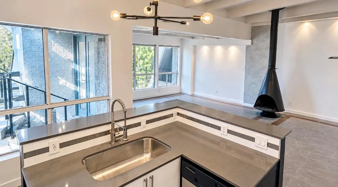 Photo 4 of 5802 CIRCULO DR #4D