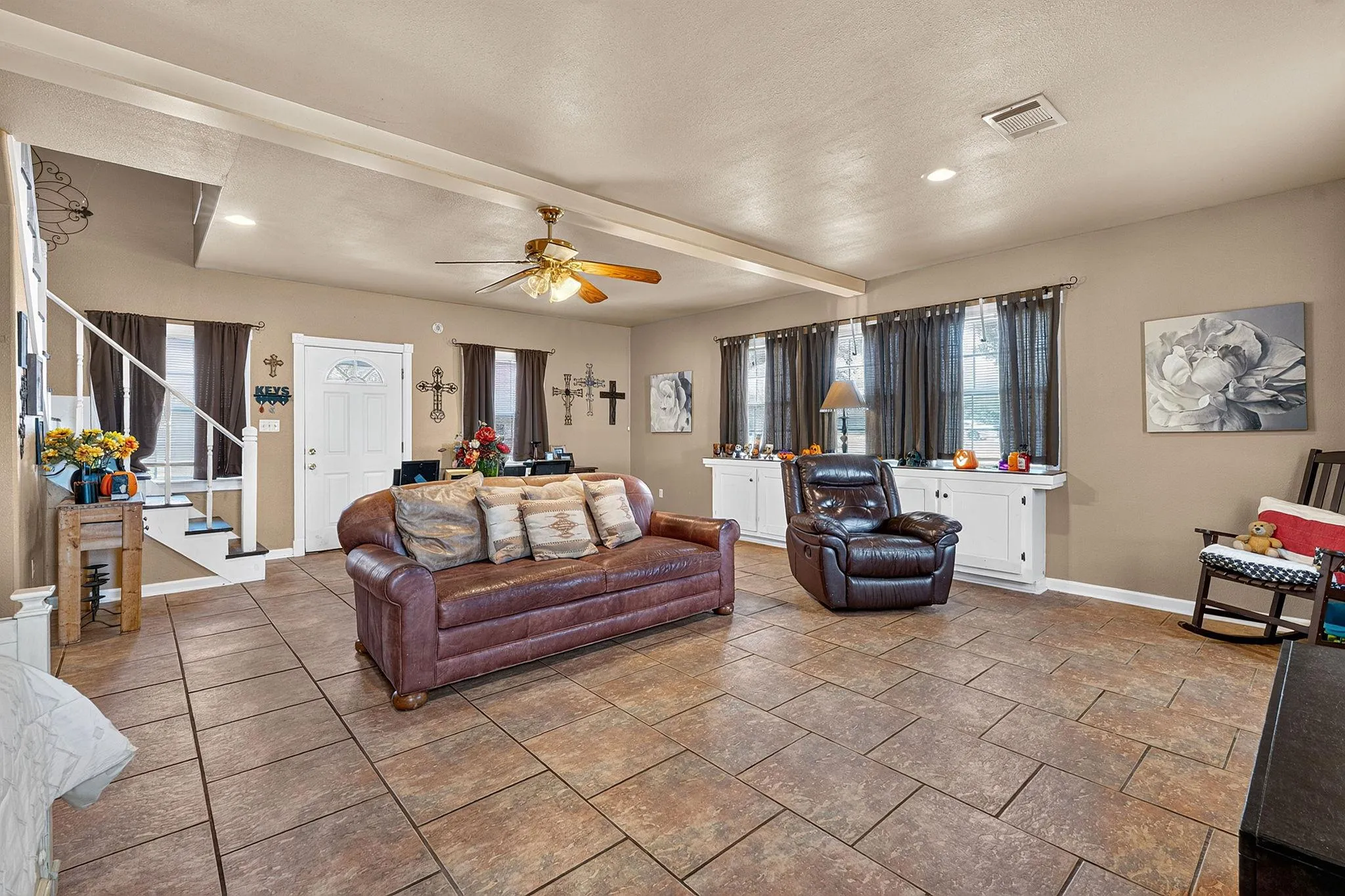 Photo 4 of 172 HERITAGE OAKS DR