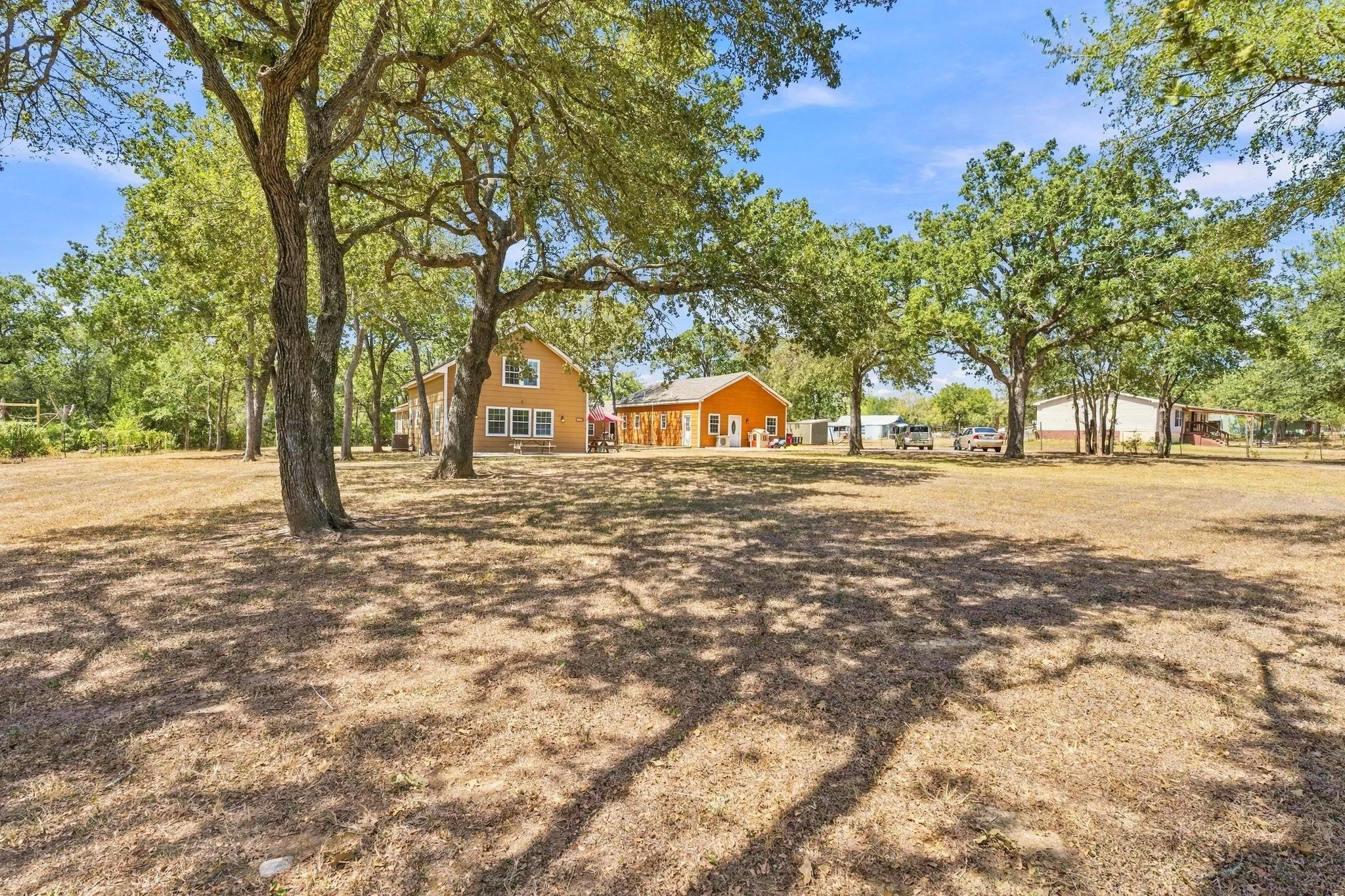 Photo of 172 HERITAGE OAKS DR, Cedar Creek, TX, 78612