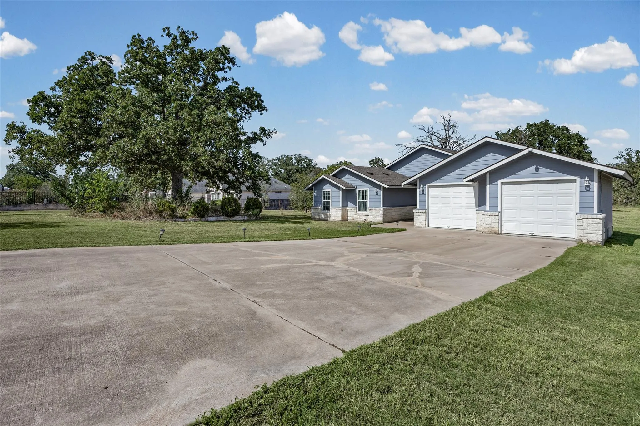 Photo 4 of 197 WRIGHT DR