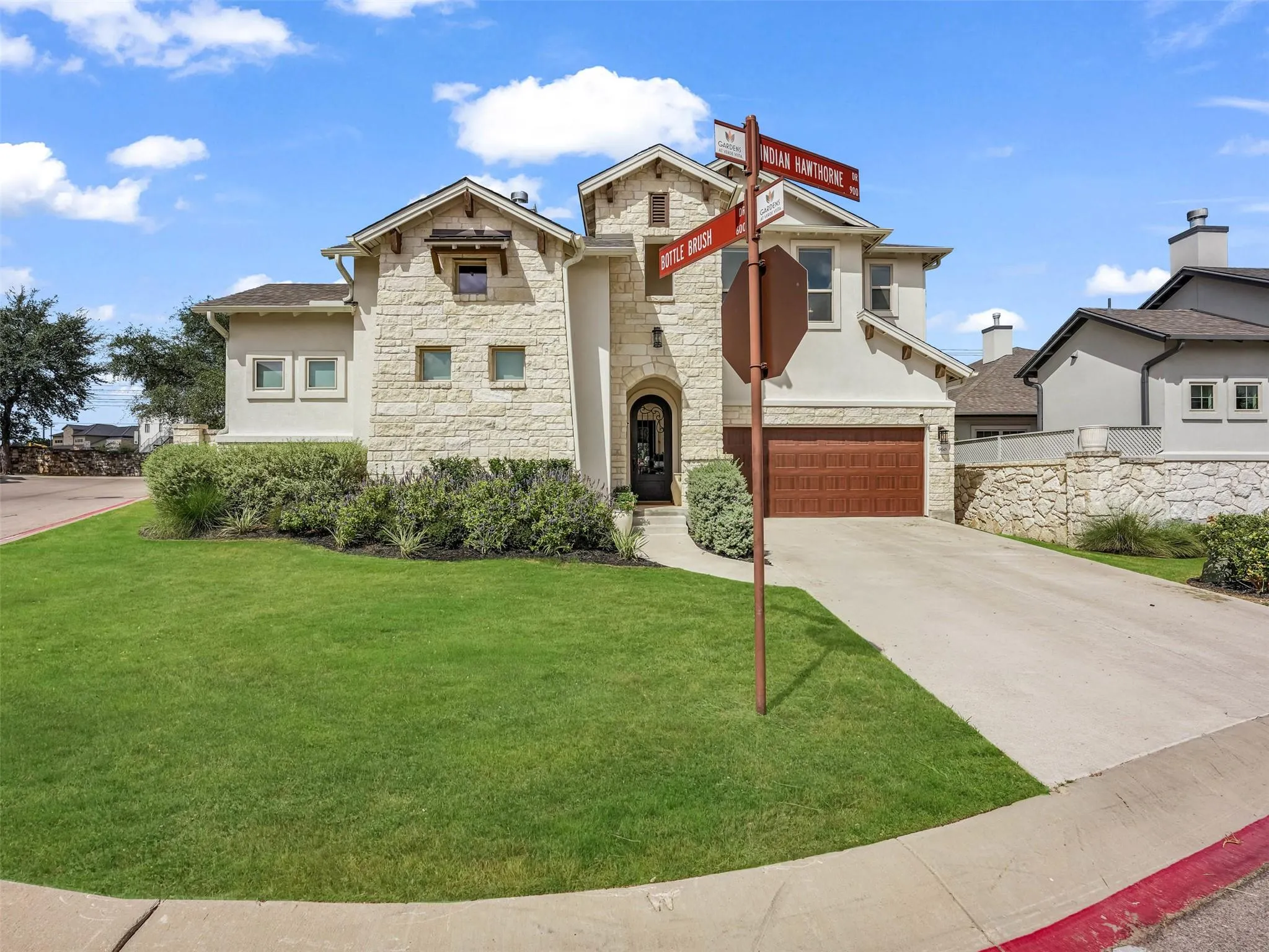 Photo of 960 INDIAN HAWTHORNE DR #V, Georgetown, TX, 78628